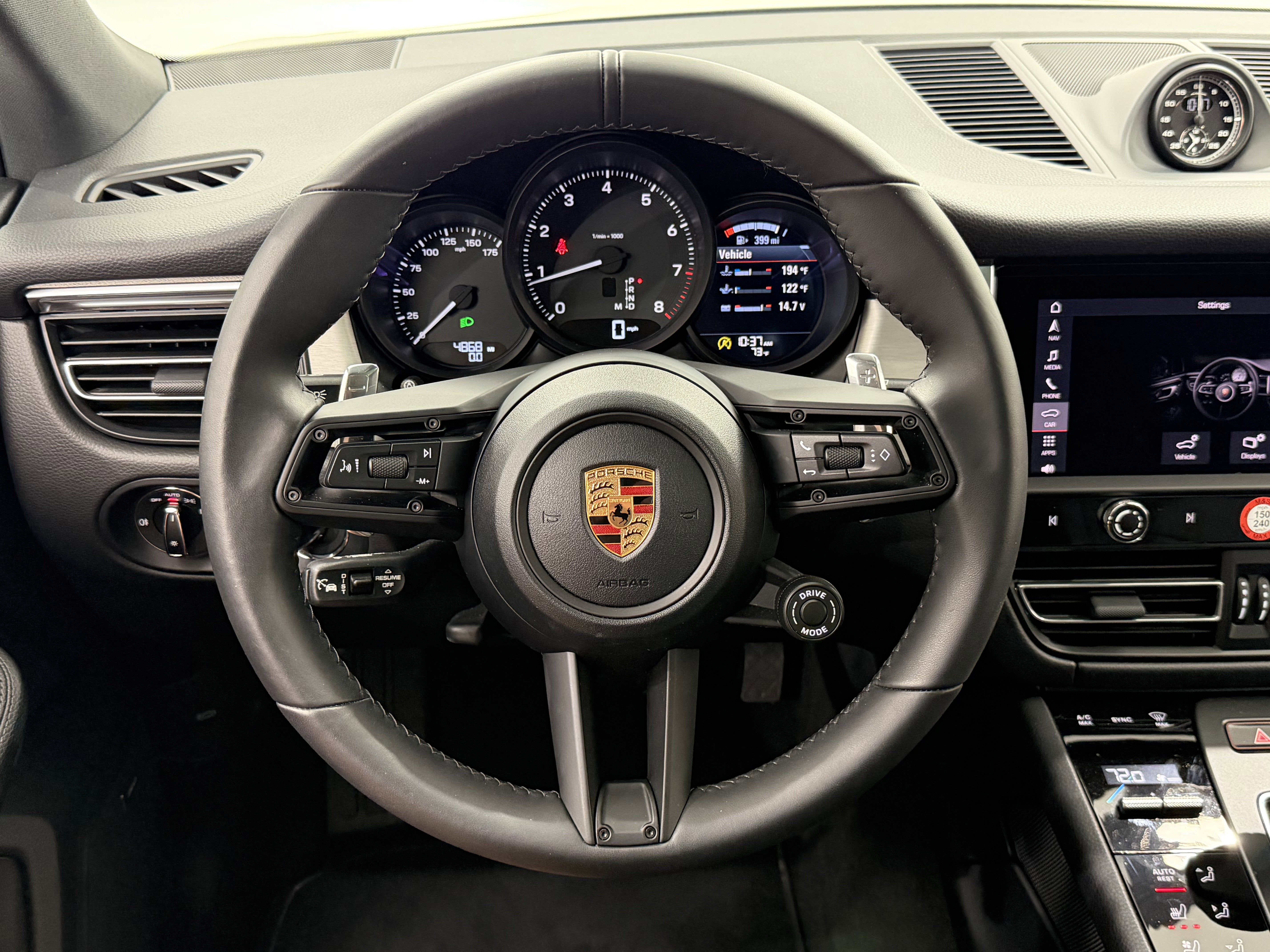 2026 Porsche Macan Base