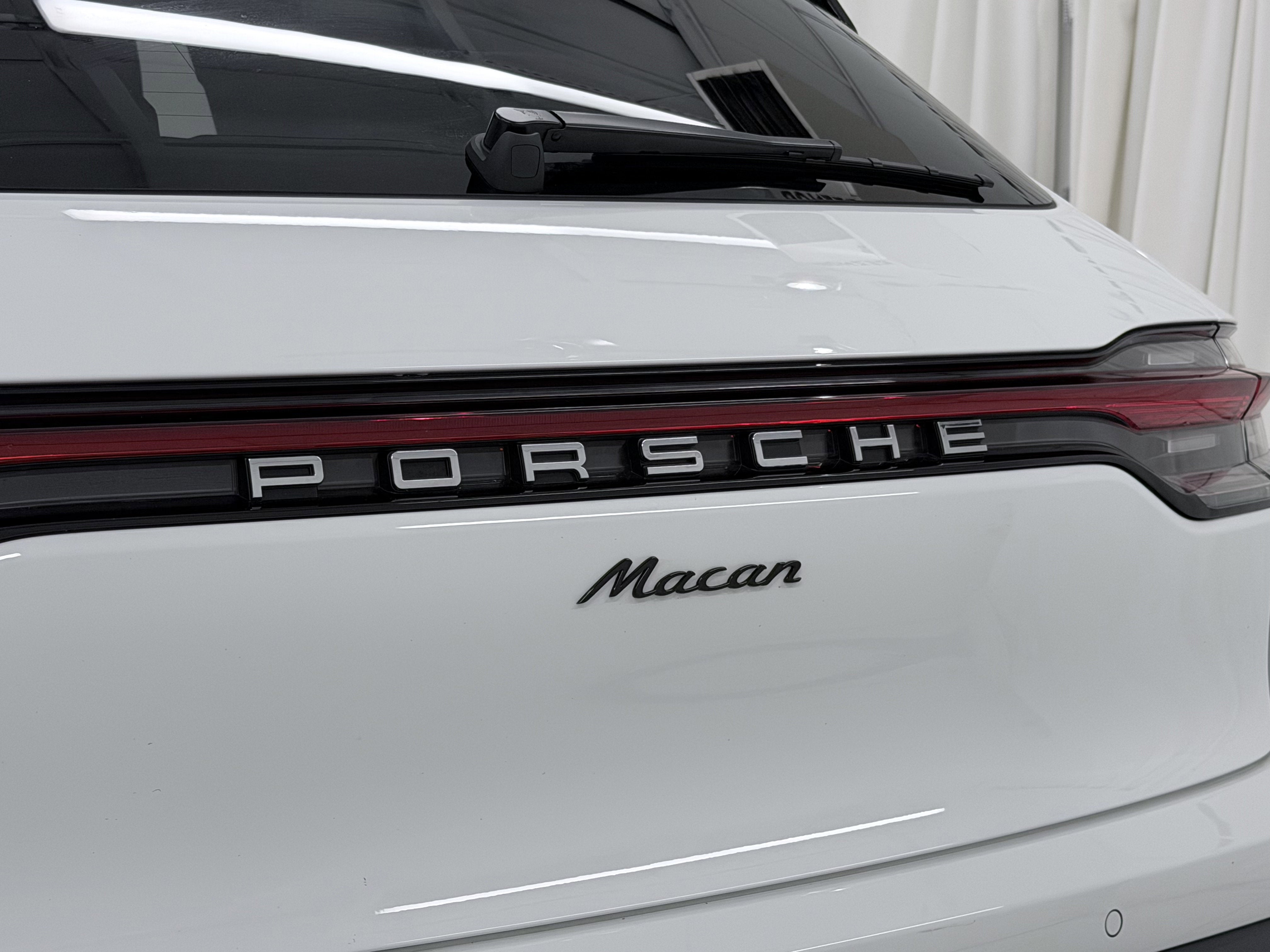 2026 Porsche Macan Base