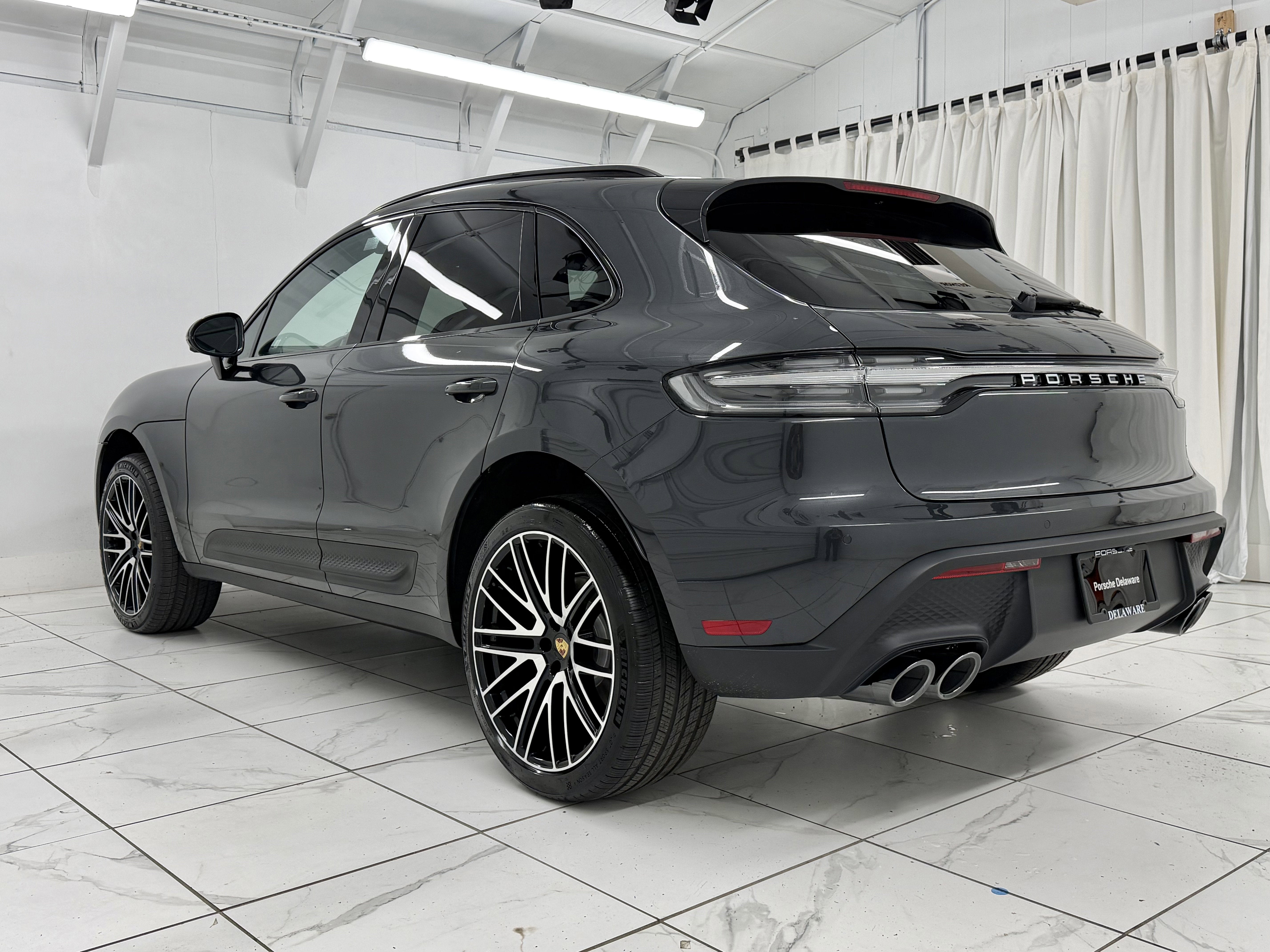 2026 Porsche Macan Base