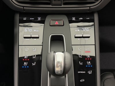2026 Porsche Macan Base