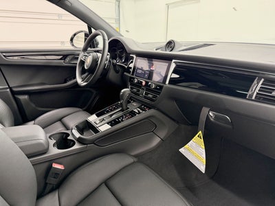 2026 Porsche Macan Base