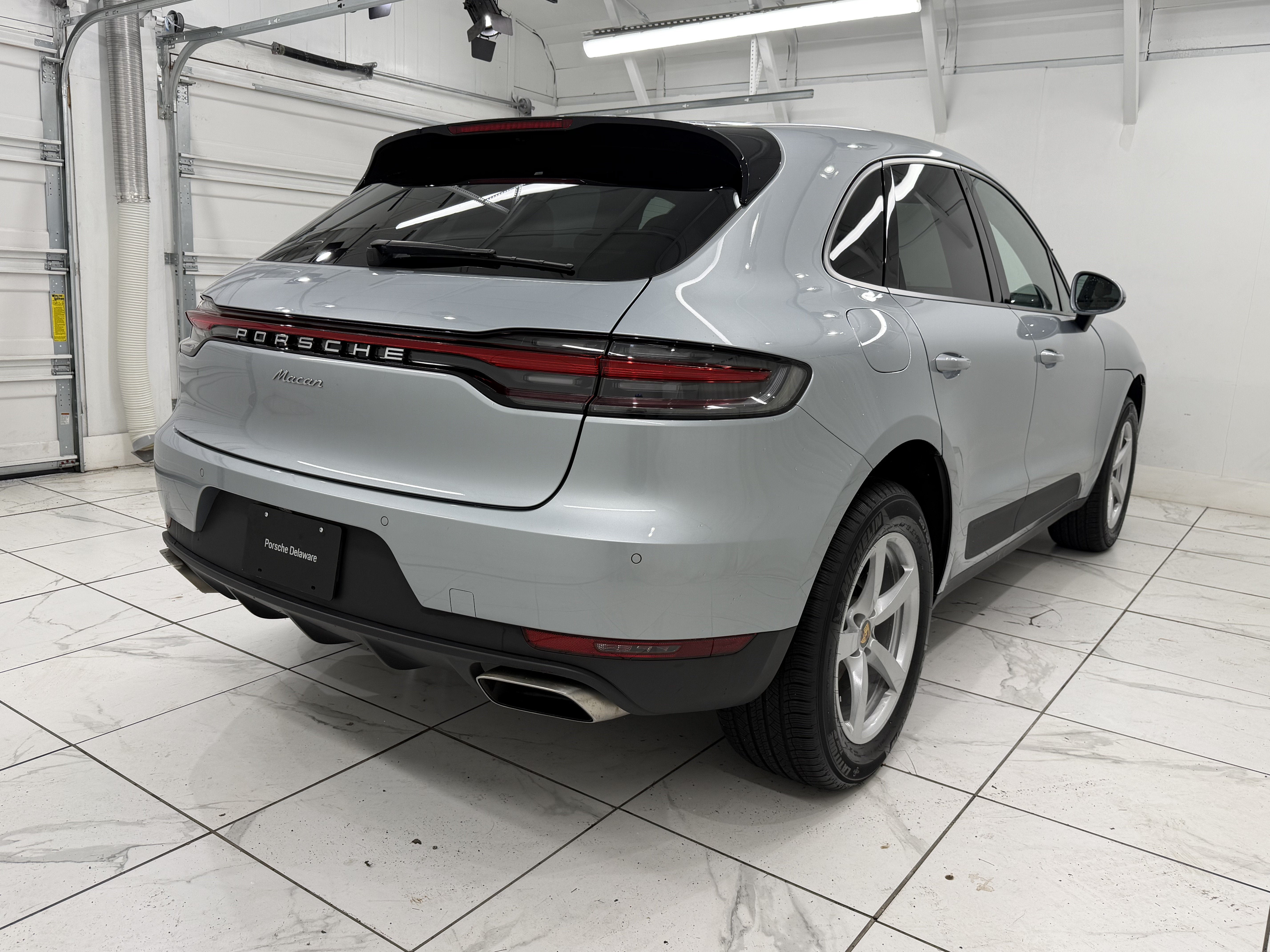 2021 Porsche Macan AWD