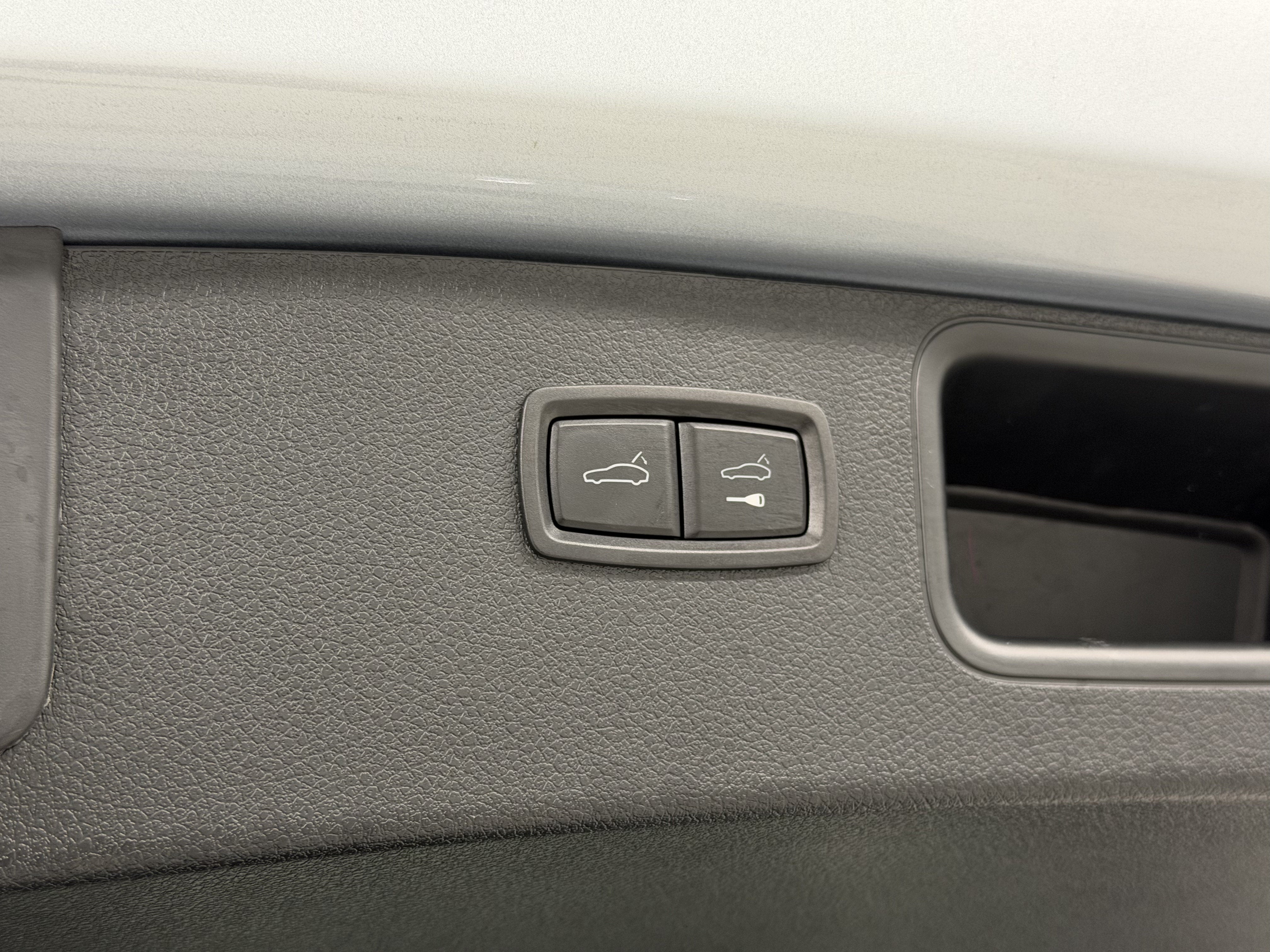 2021 Porsche Macan AWD