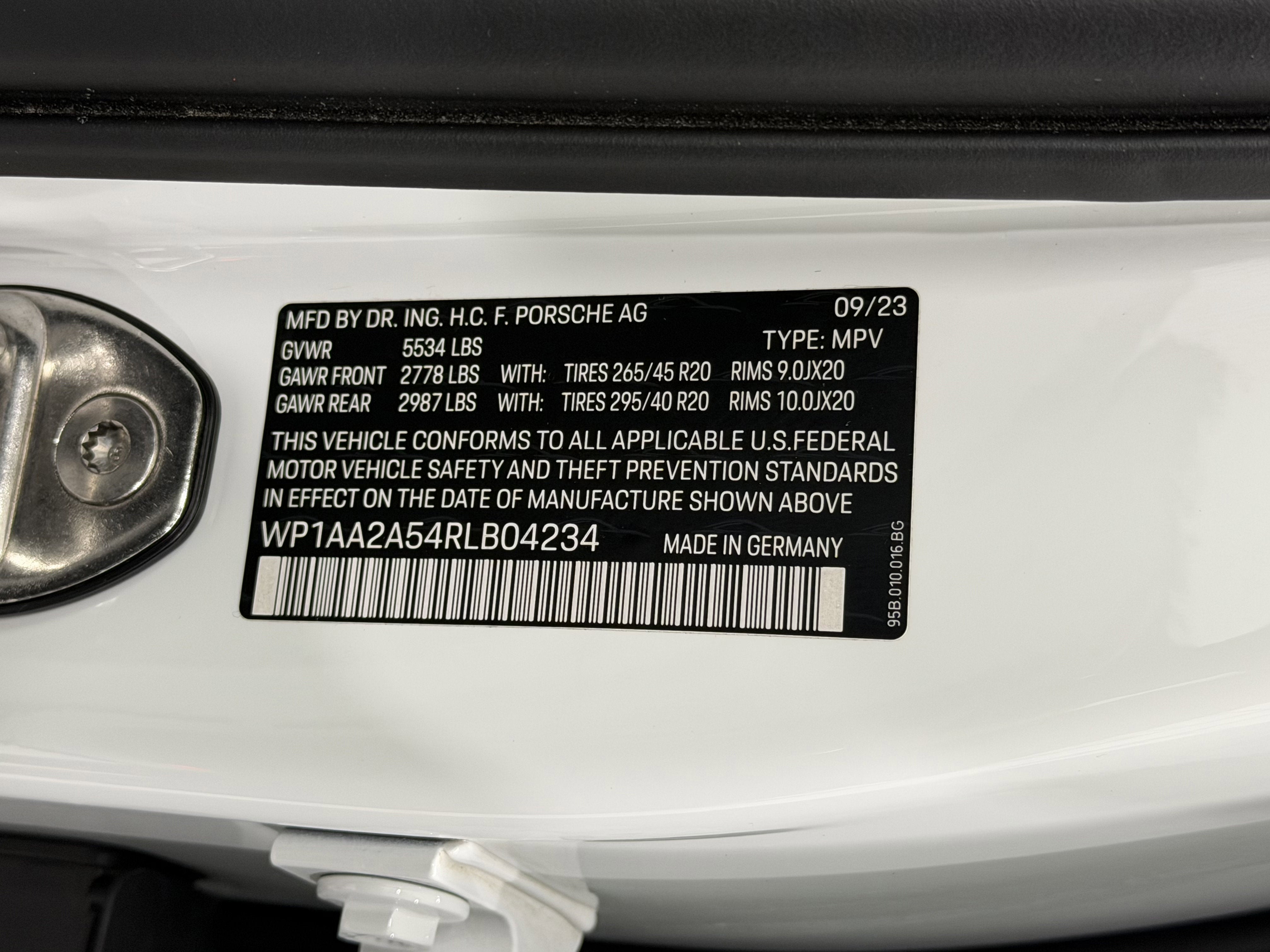 2024 Porsche Macan Base