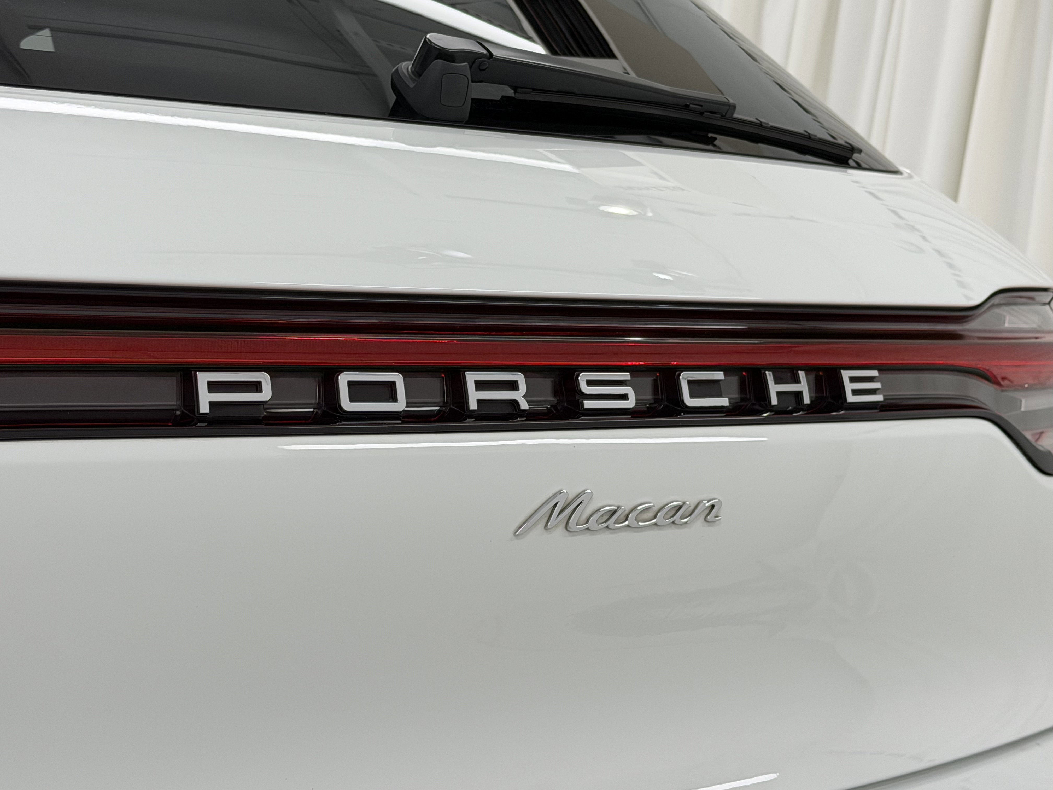 2024 Porsche Macan Base