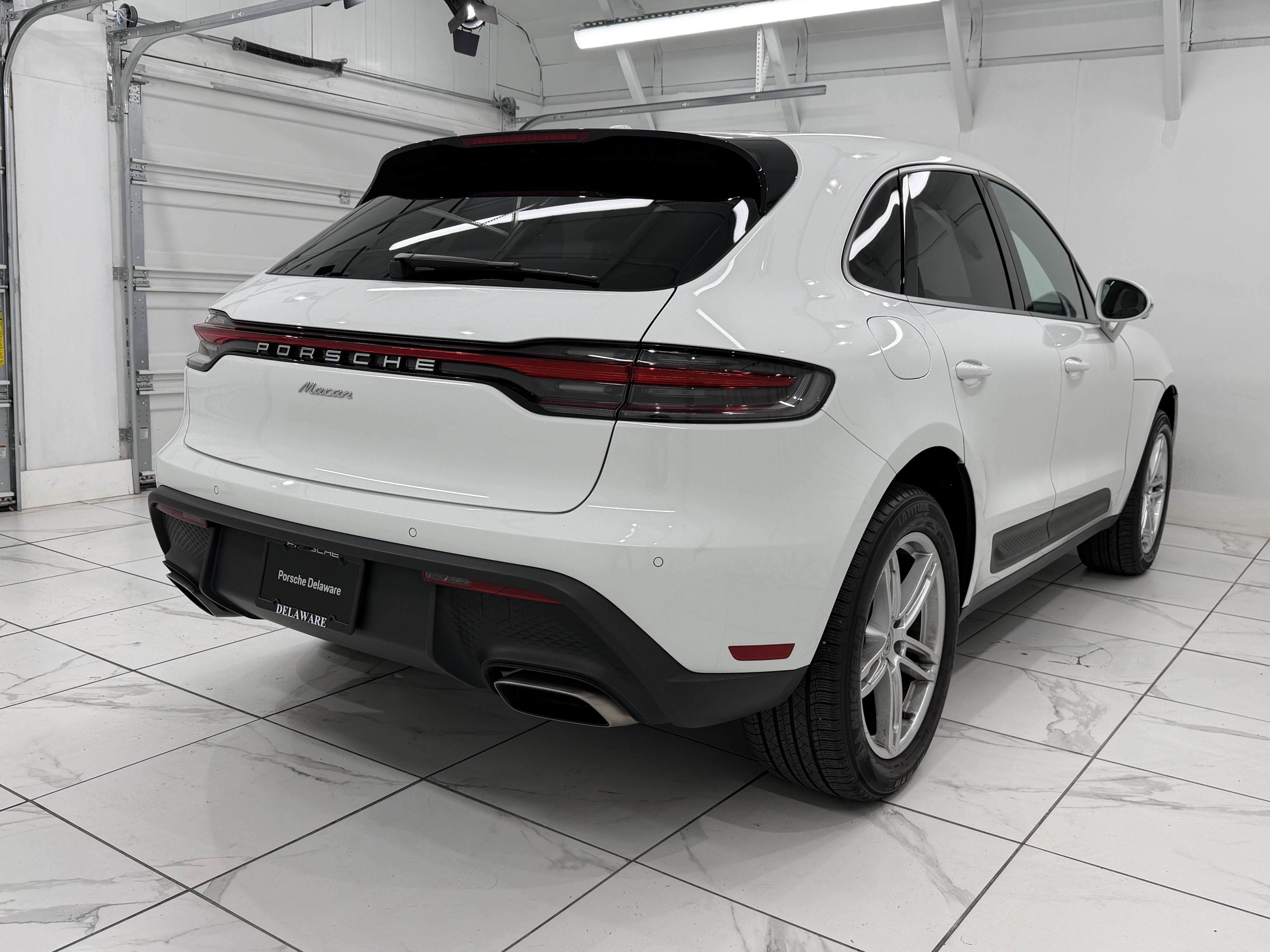 2025 Porsche Macan Base