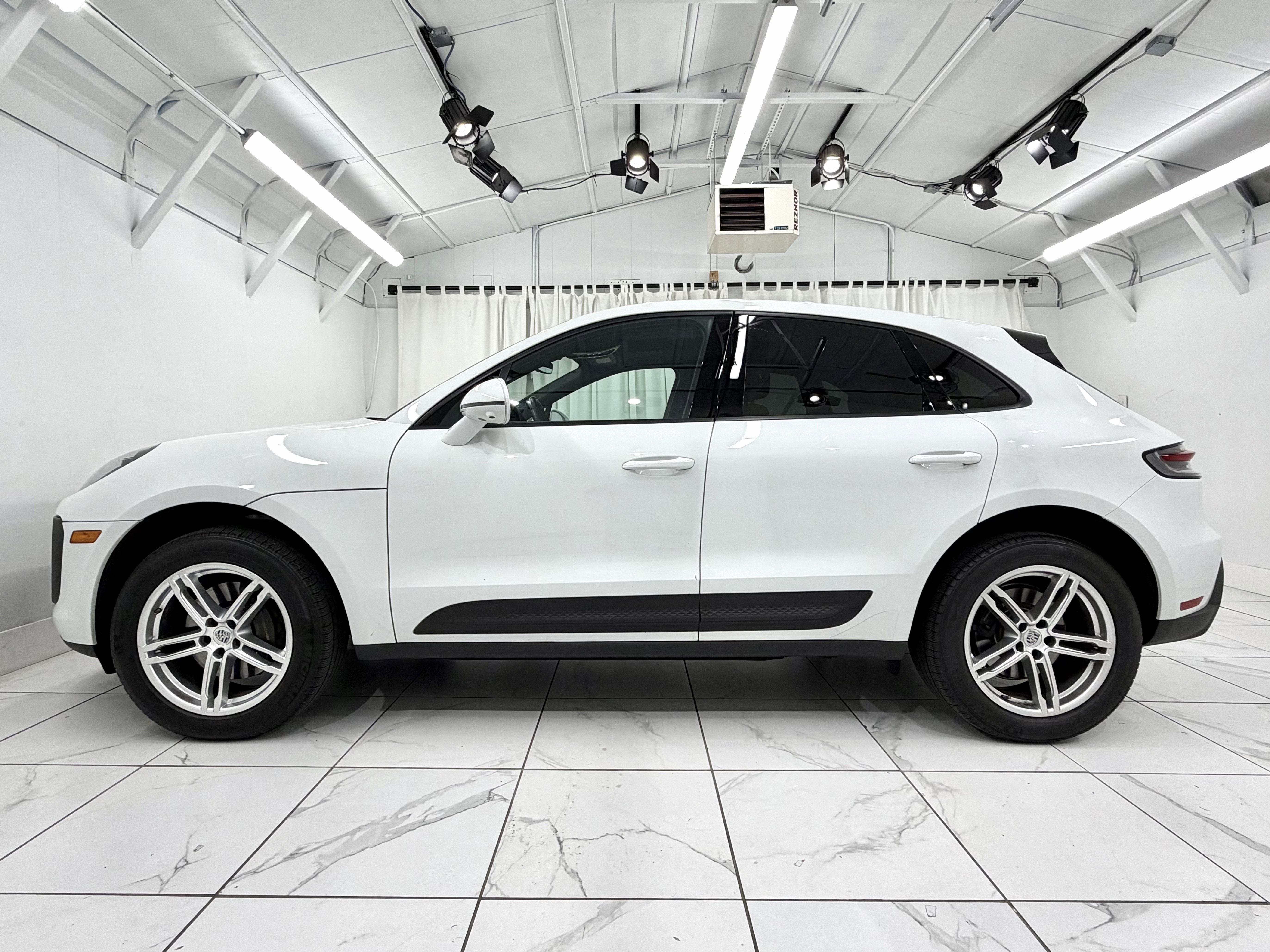 2025 Porsche Macan Base