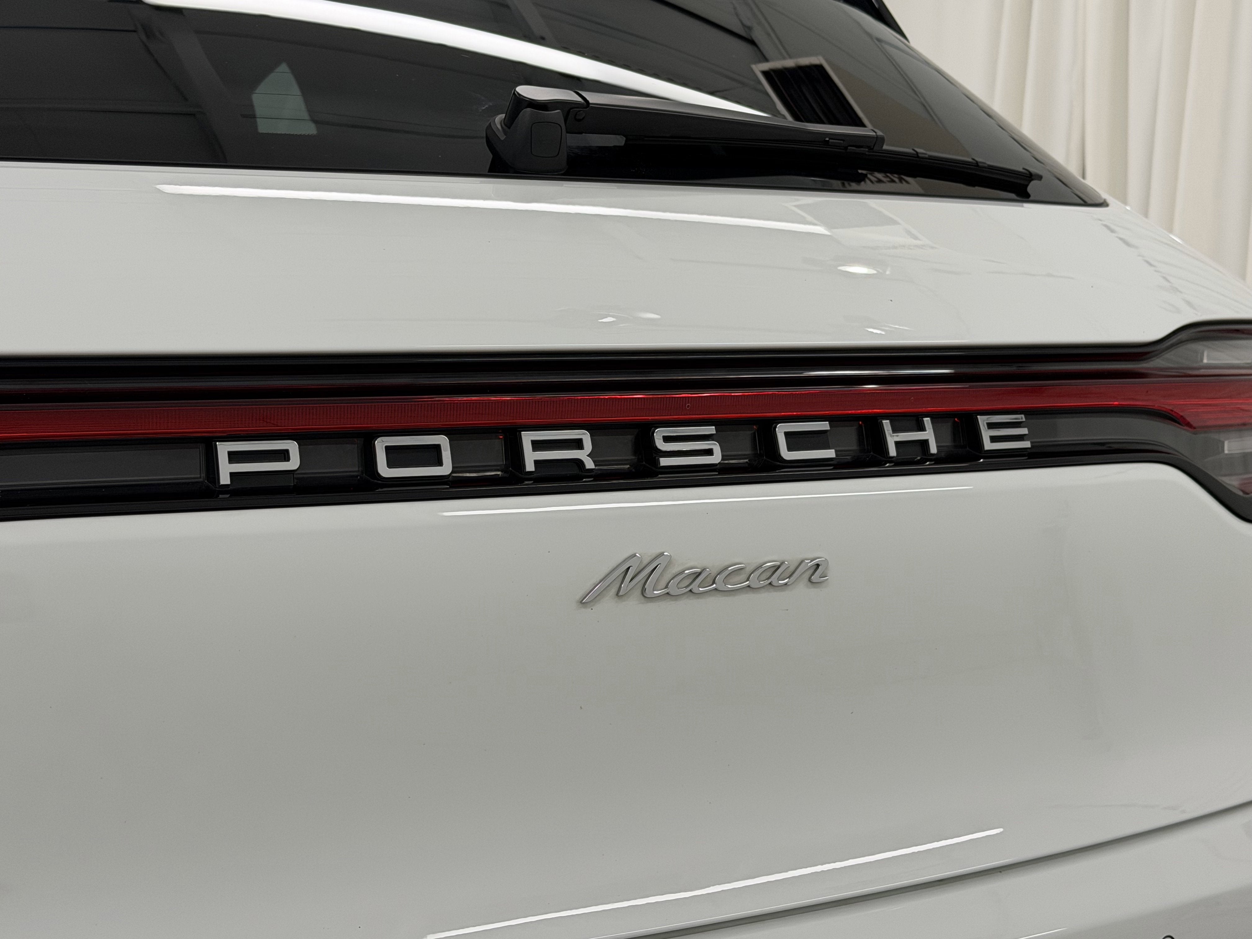 2025 Porsche Macan Base