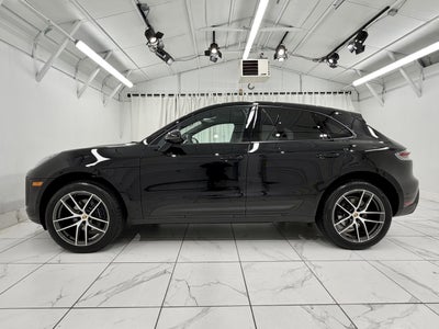 2025 Porsche Macan Base