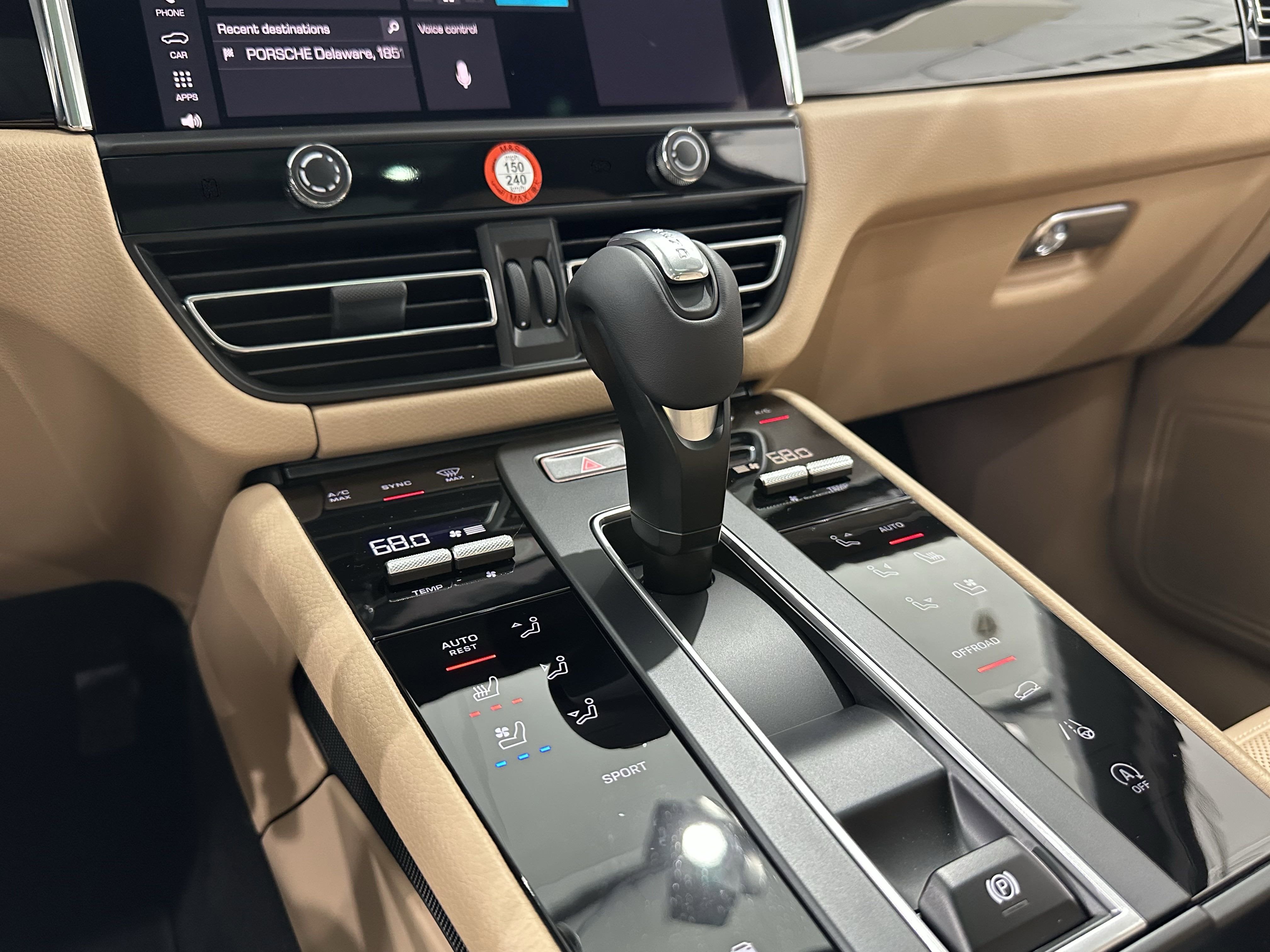 2025 Porsche Macan Base