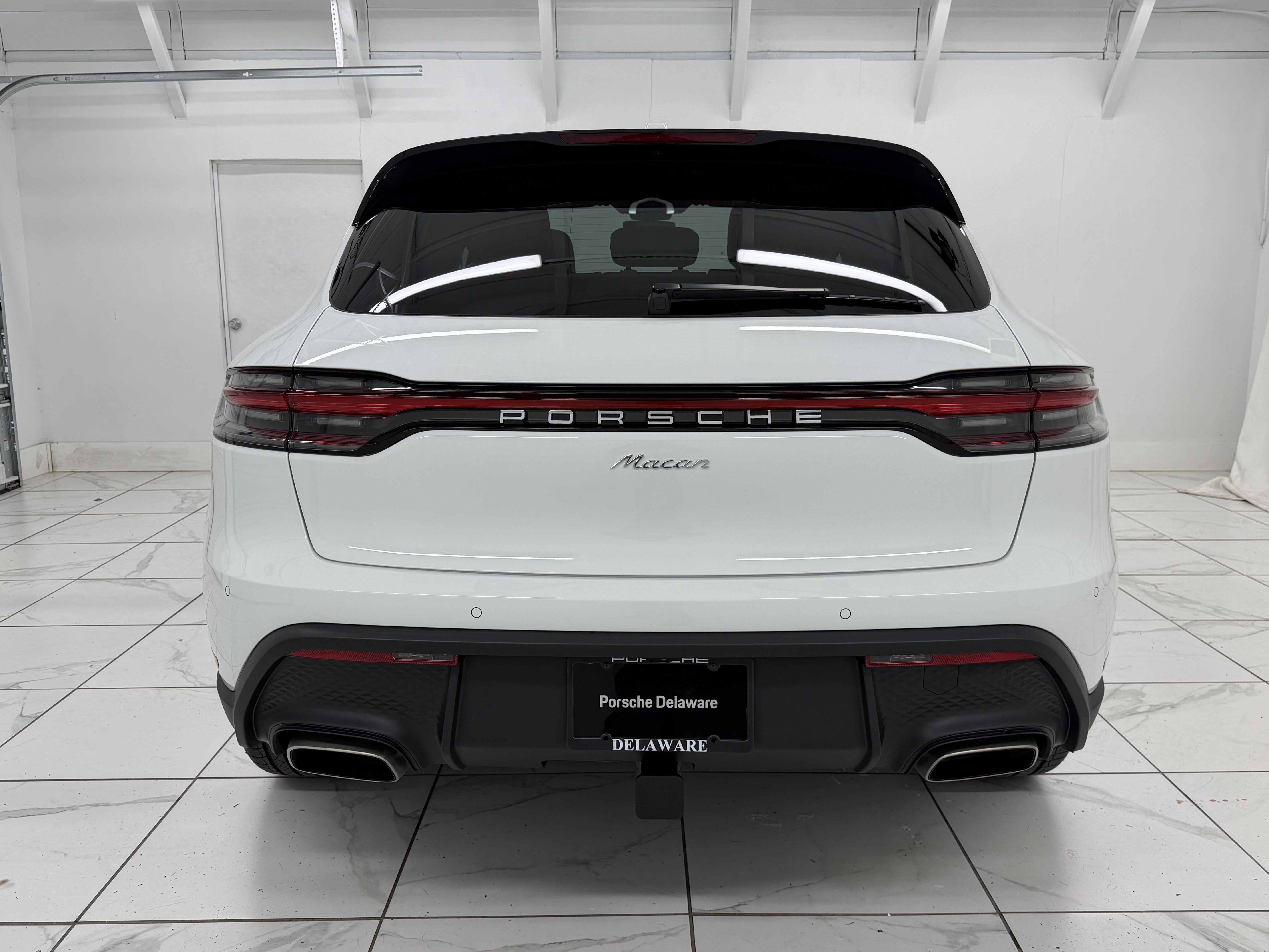 2026 Porsche Macan Base