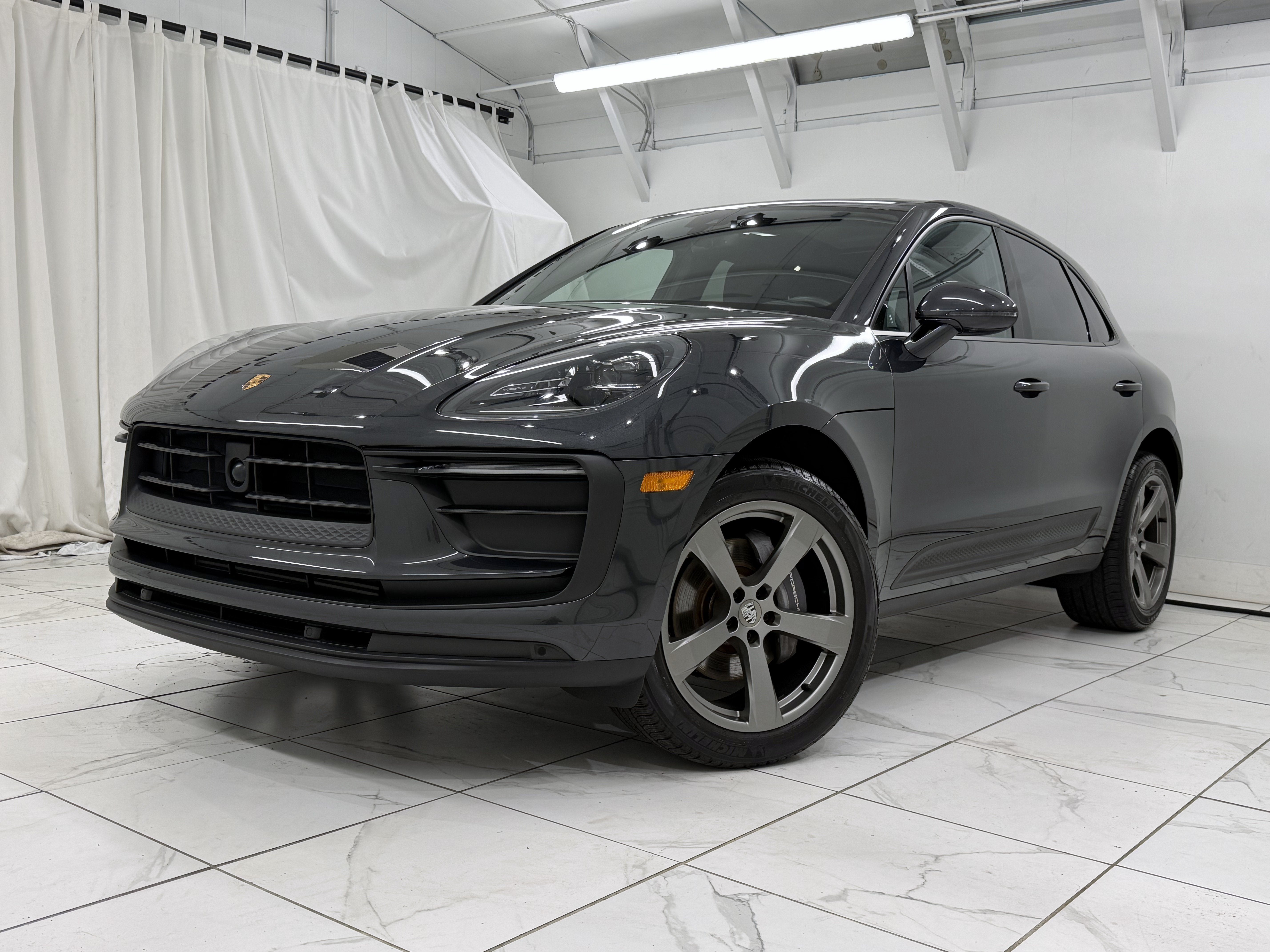 2024 Porsche Macan Base