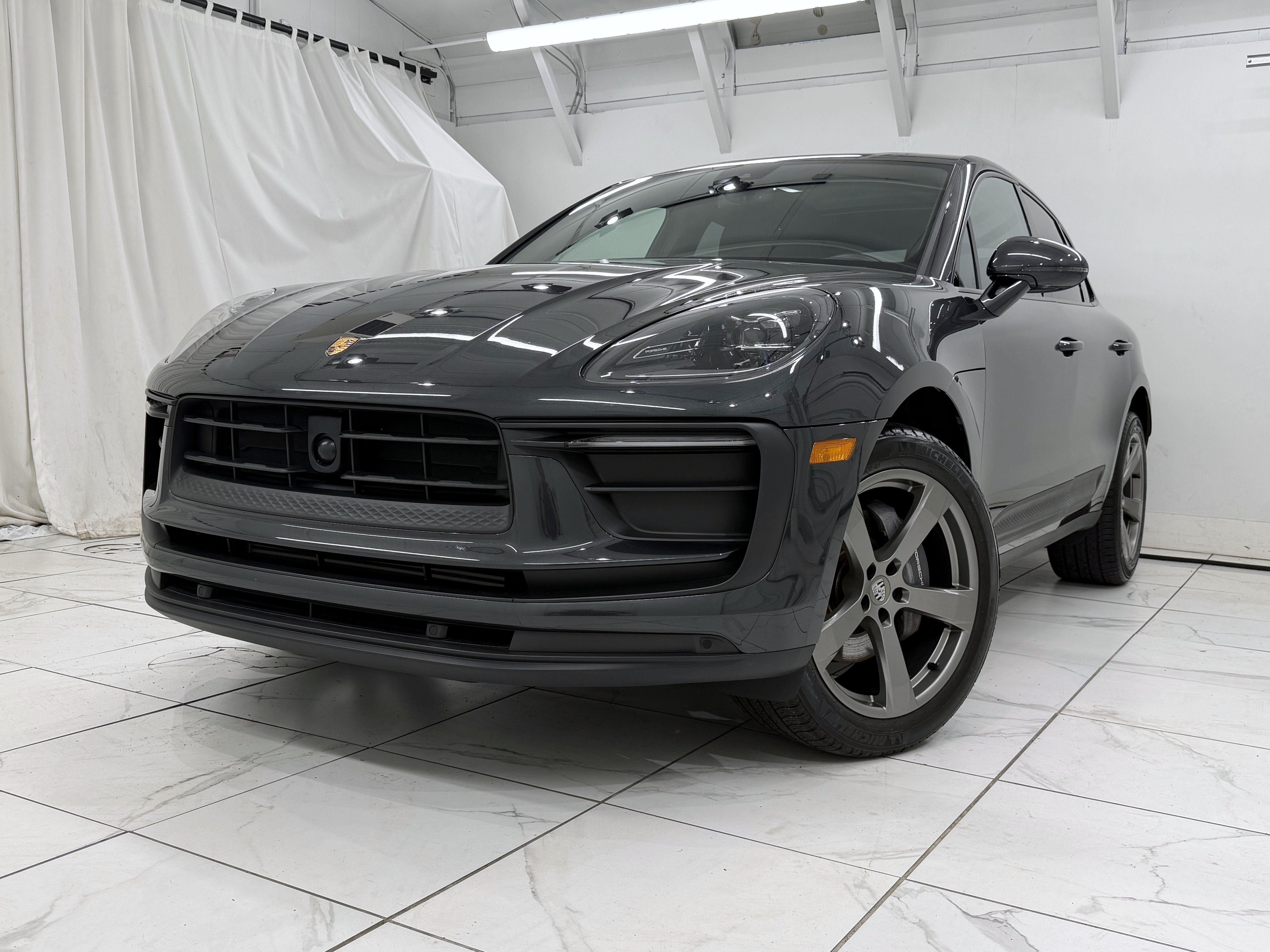2024 Porsche Macan Base