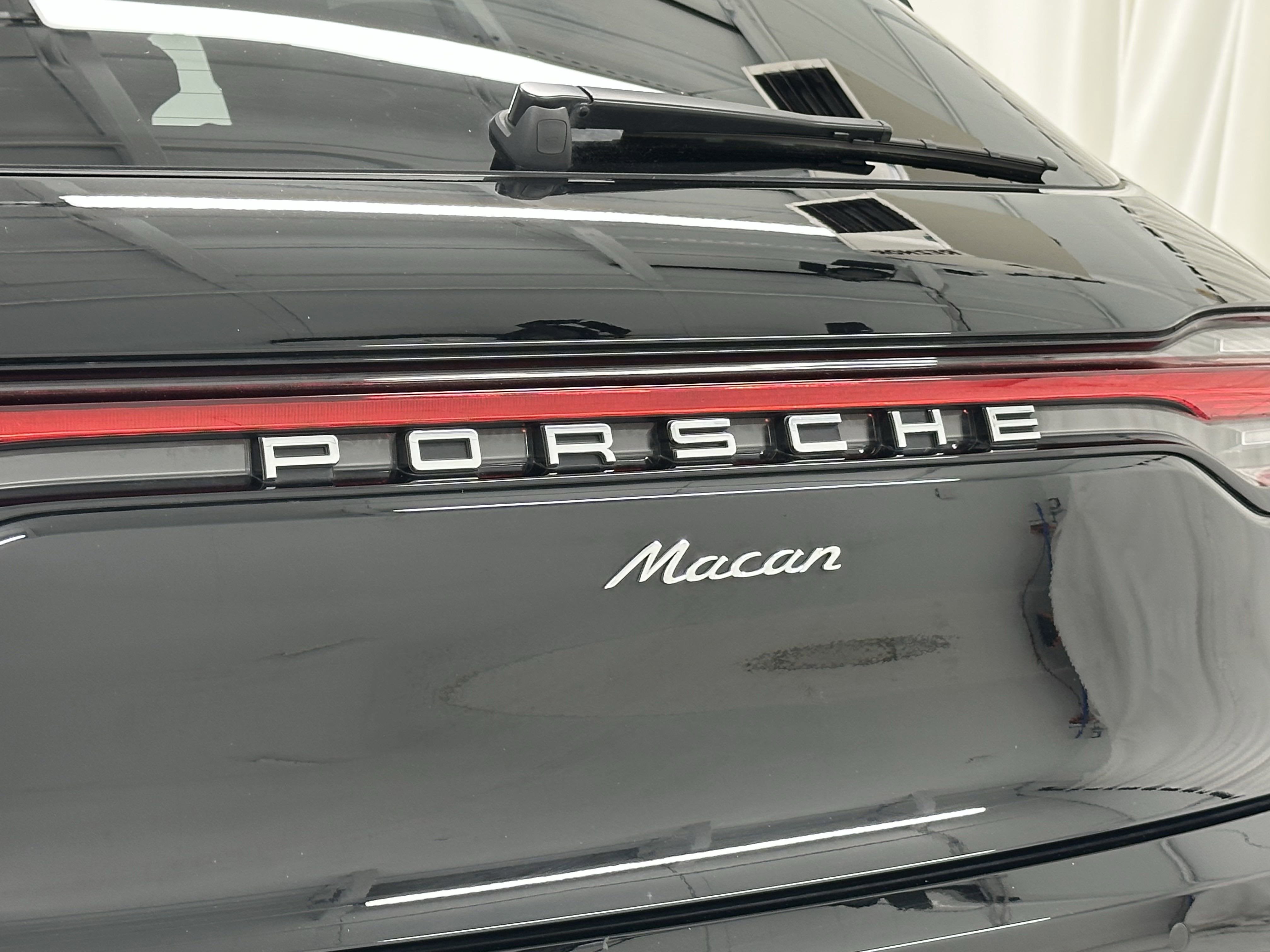 2025 Porsche Macan Base