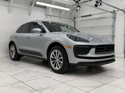 2025 Porsche Macan Base
