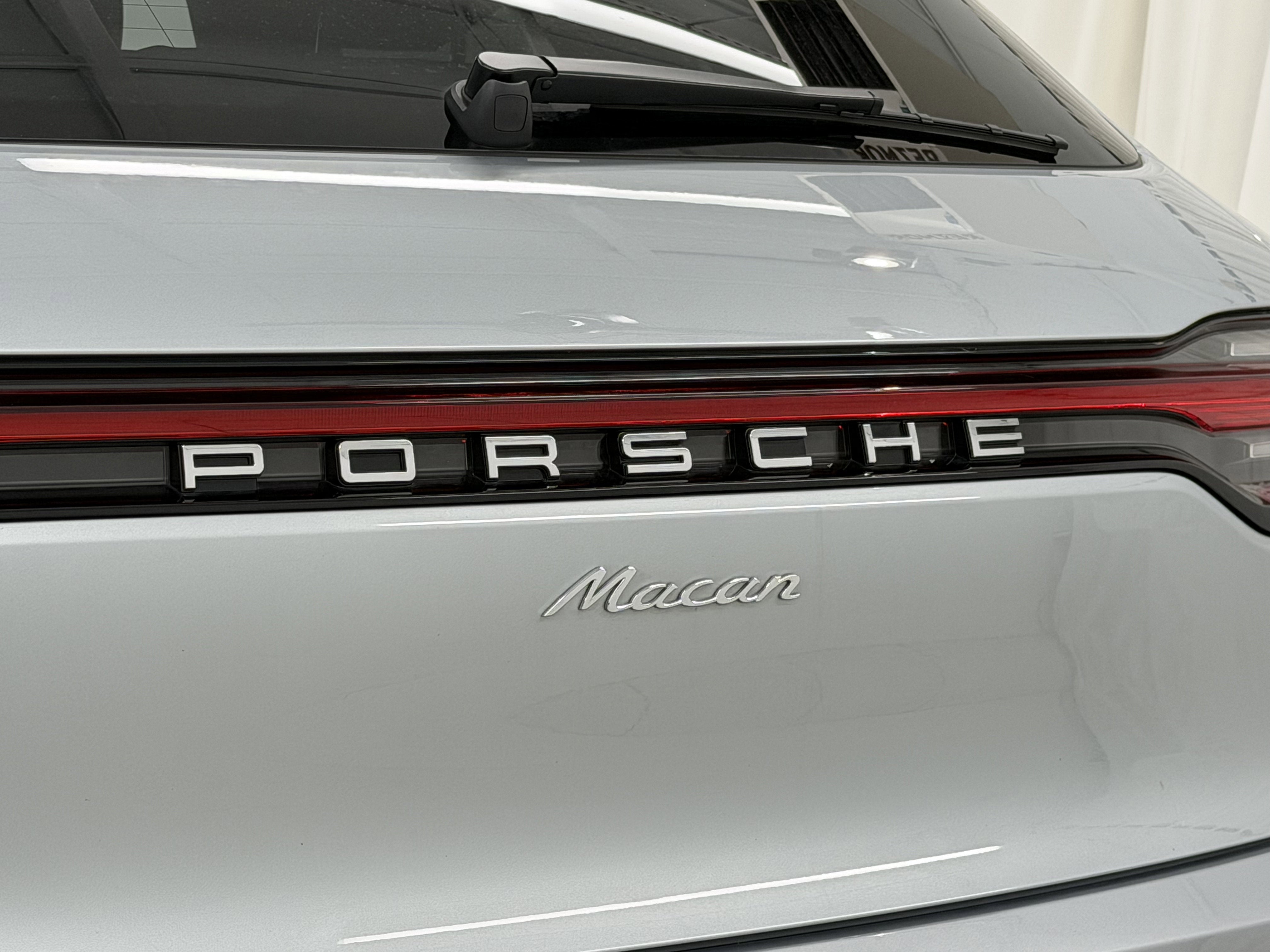 2025 Porsche Macan Base