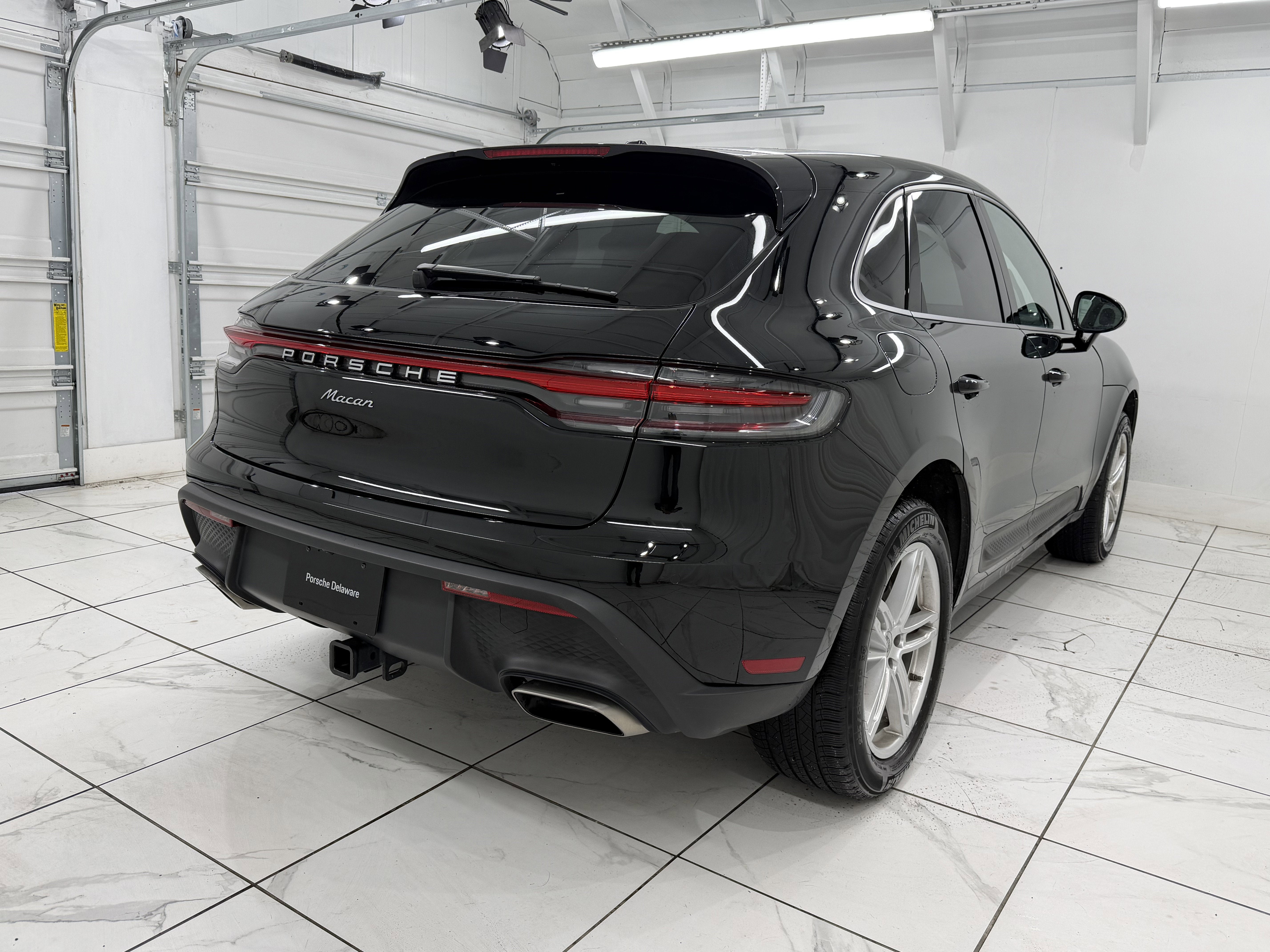 2025 Porsche Macan Base