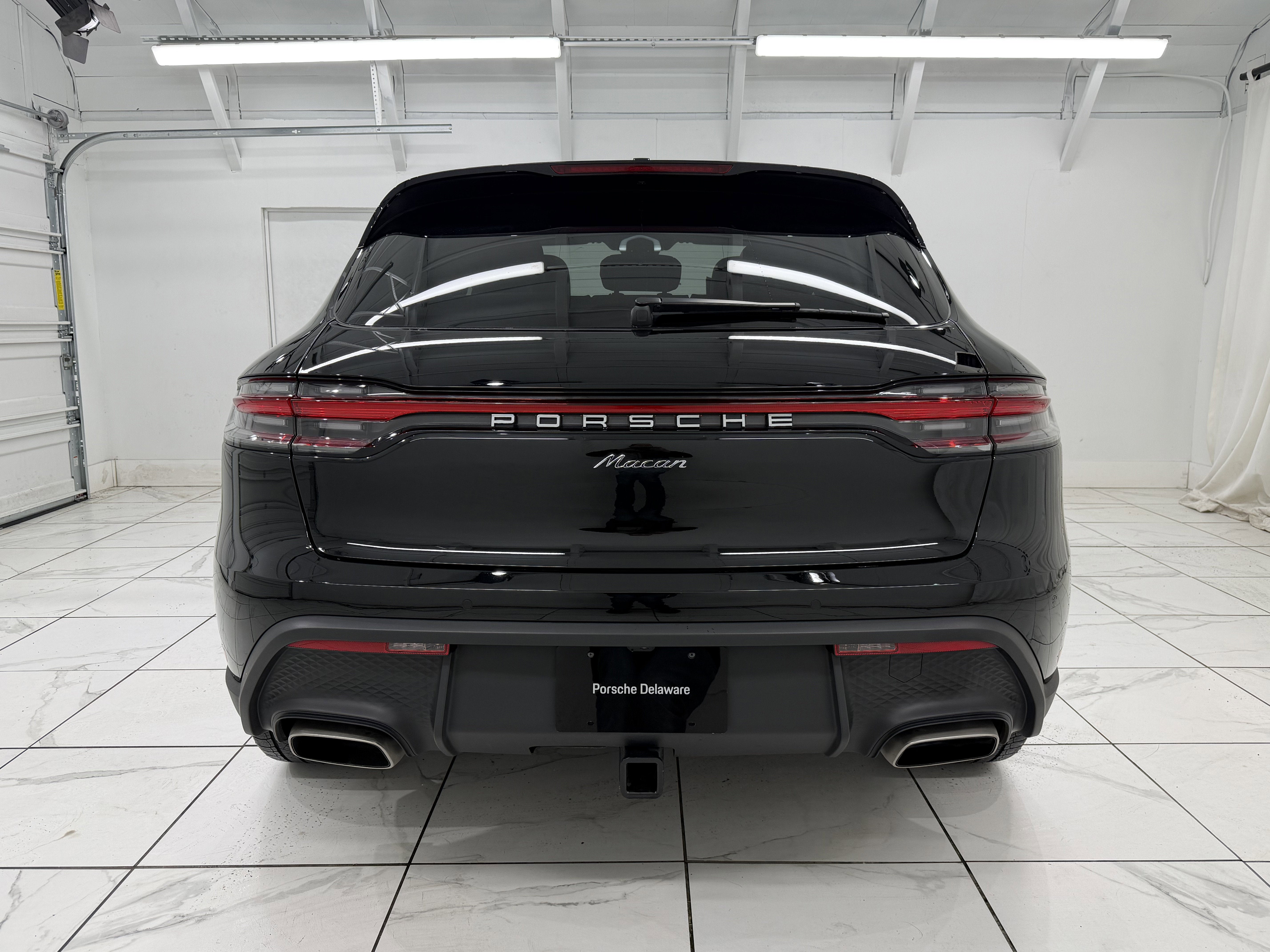 2025 Porsche Macan Base