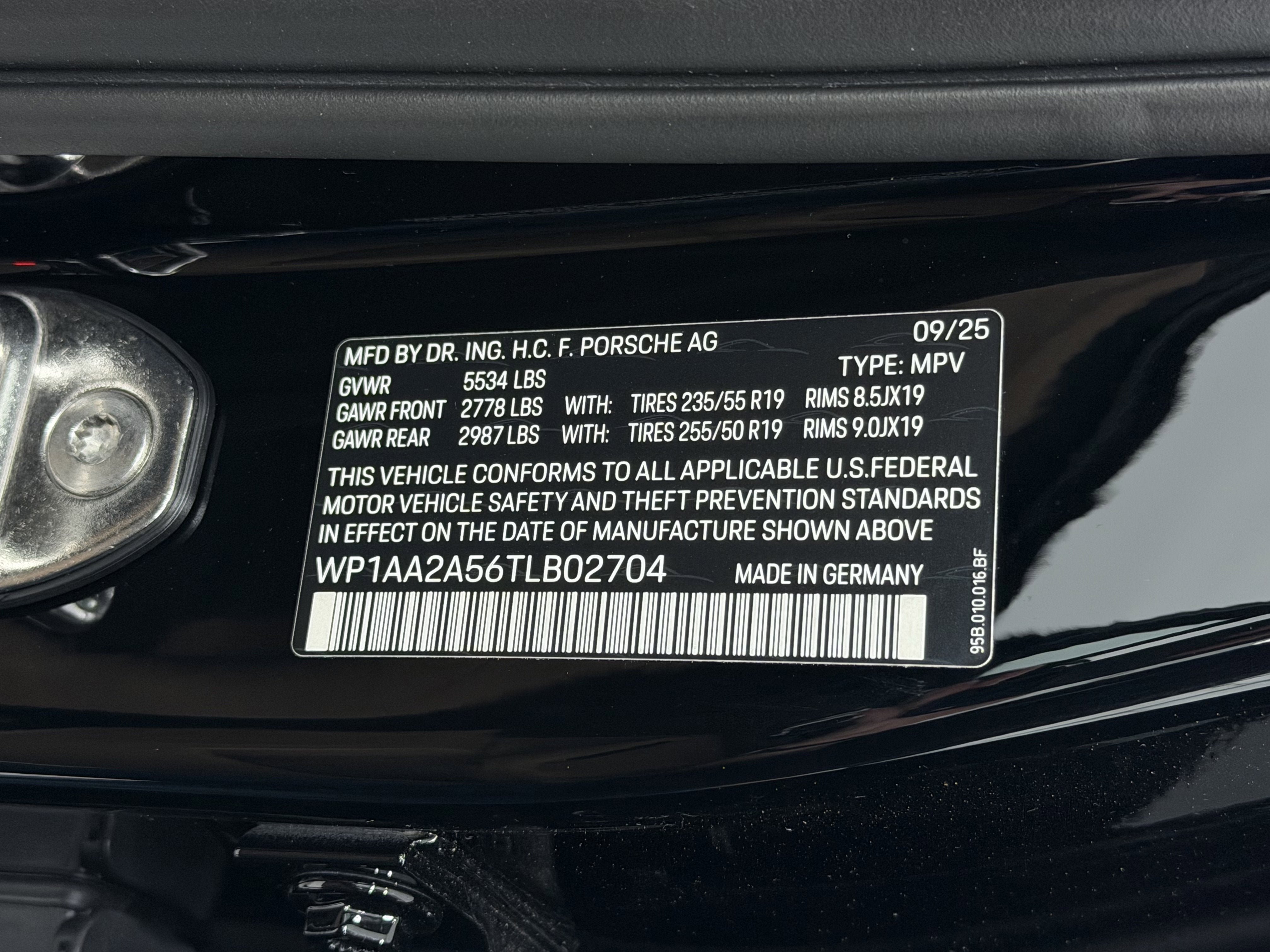 2026 Porsche Macan Base