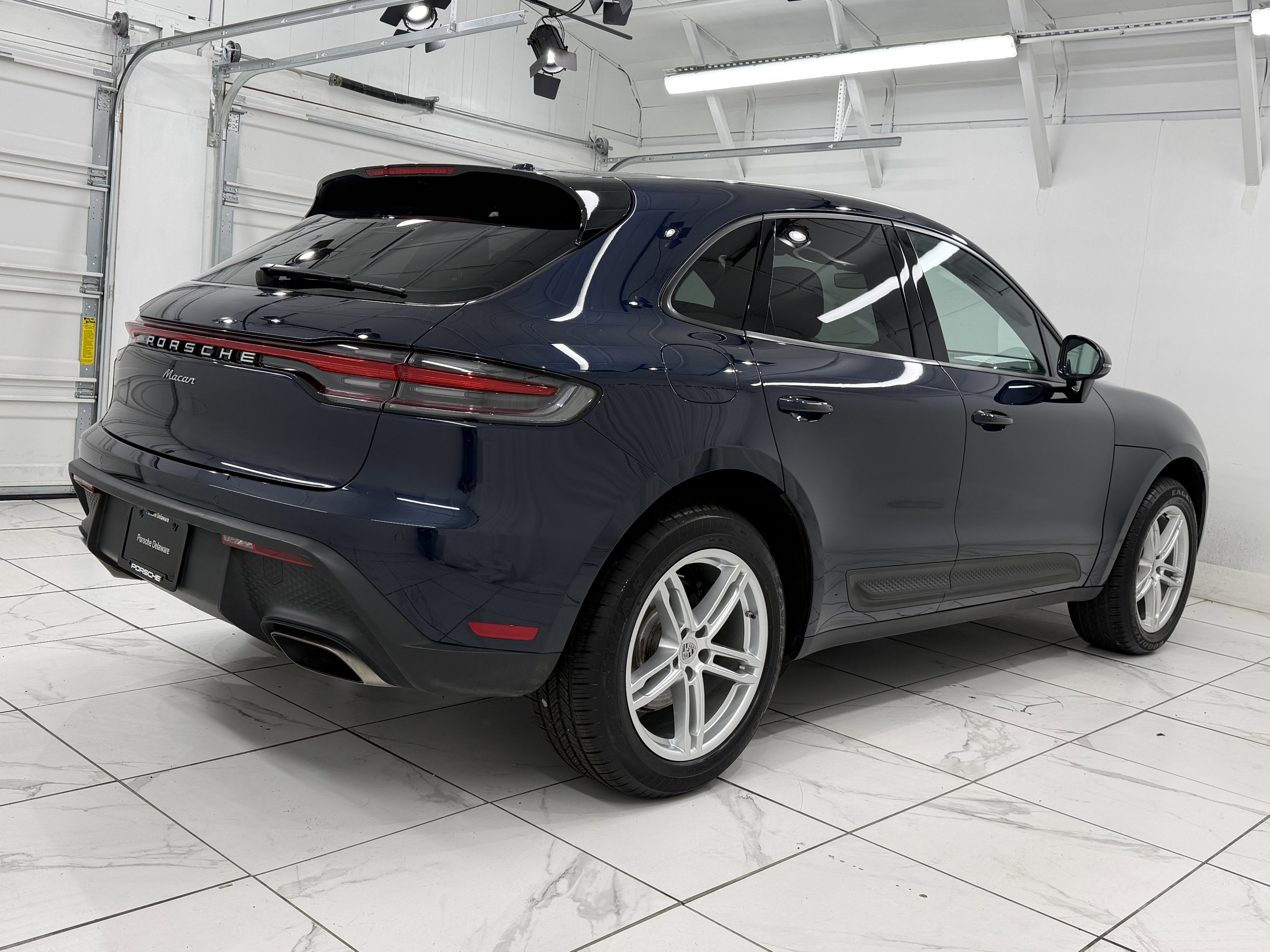 2022 Porsche Macan AWD