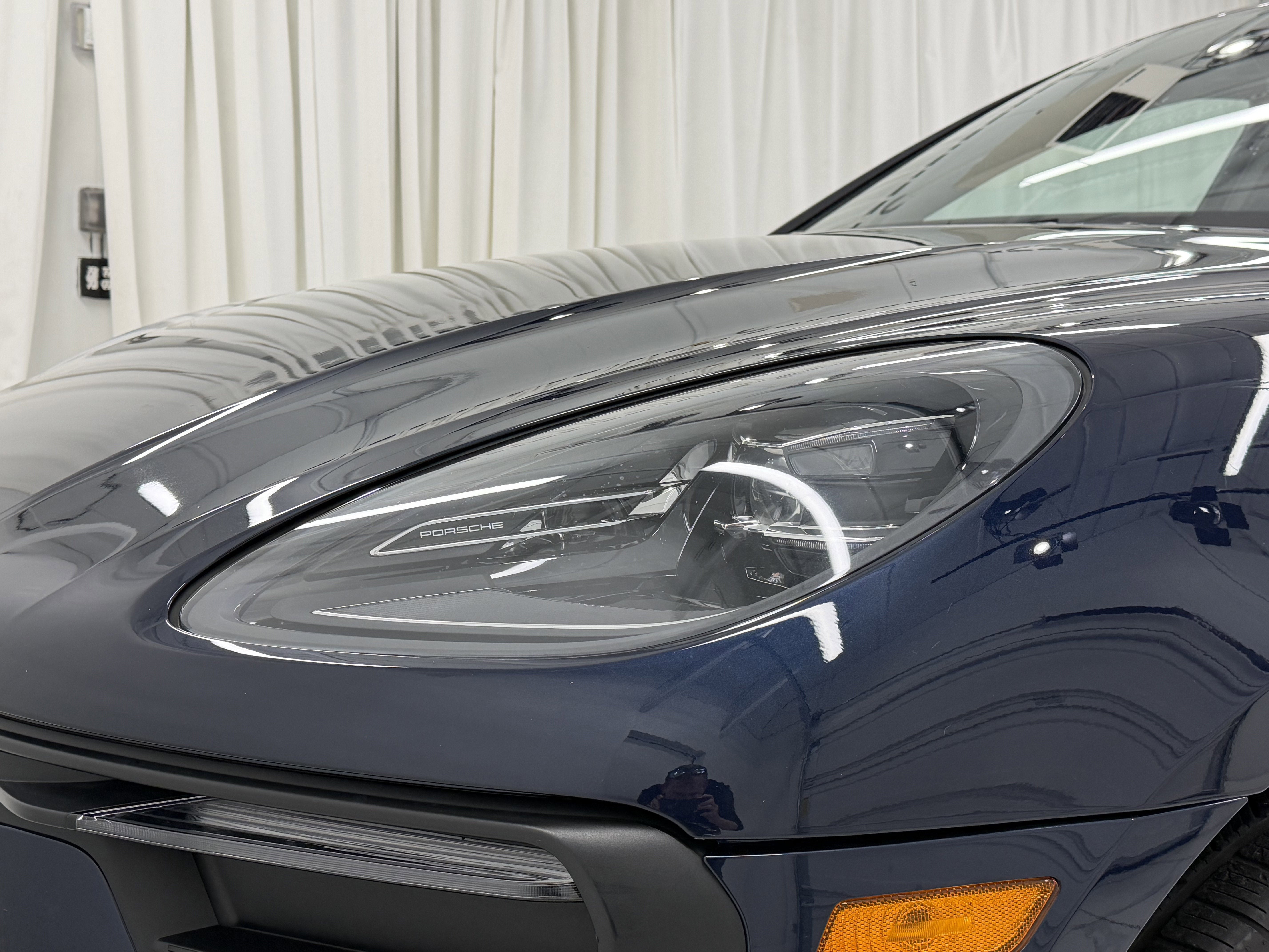 2022 Porsche Macan AWD