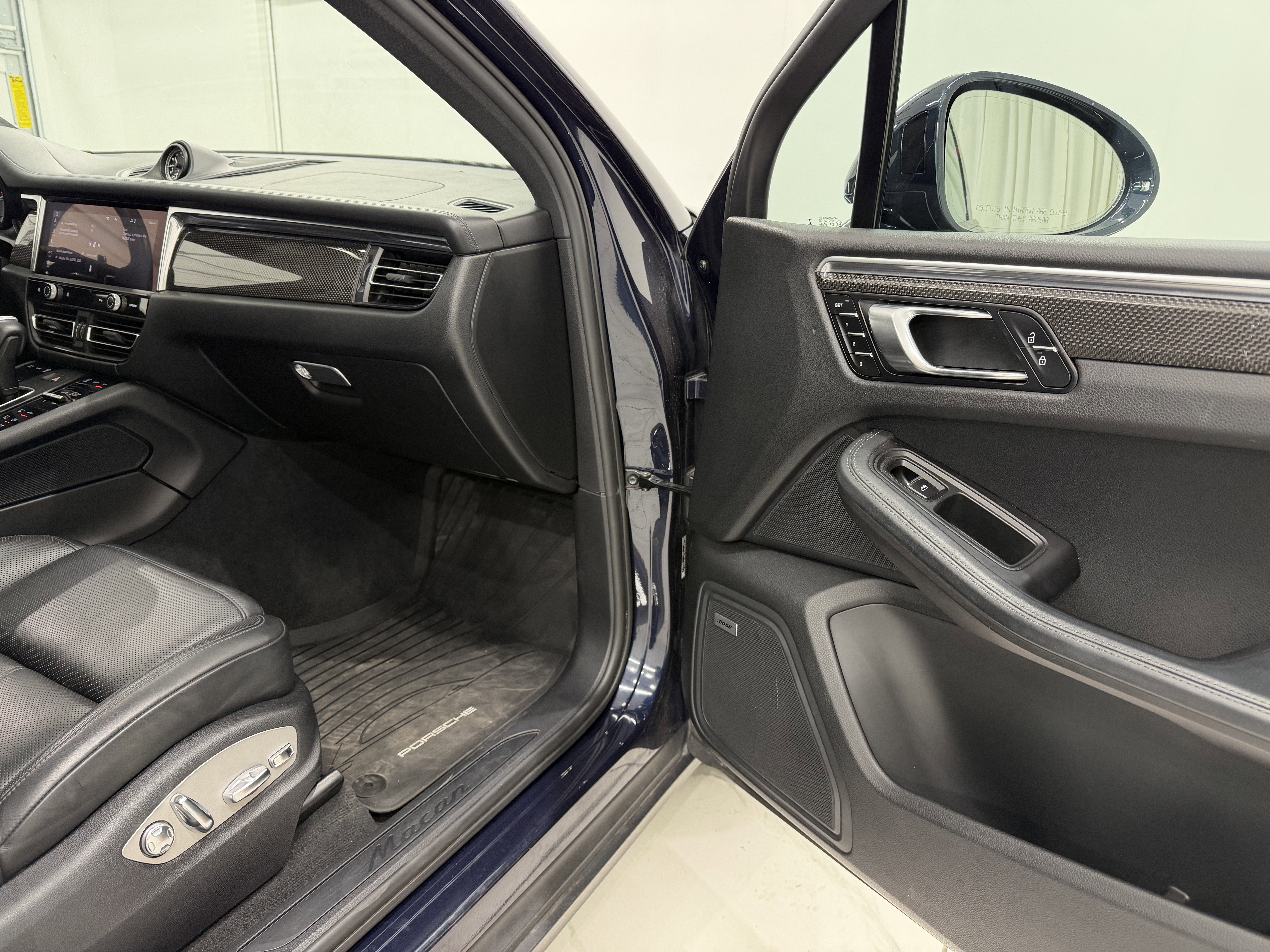 2022 Porsche Macan AWD