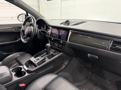 2022 Porsche Macan AWD