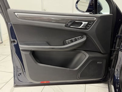 2022 Porsche Macan AWD