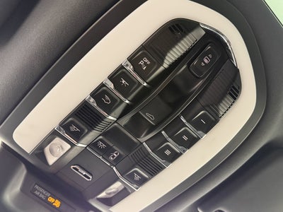 2022 Porsche Macan AWD