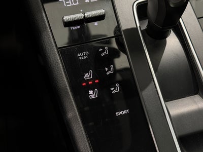 2022 Porsche Macan AWD