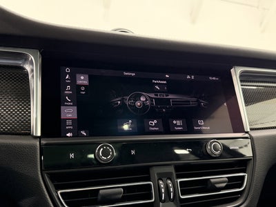 2022 Porsche Macan AWD