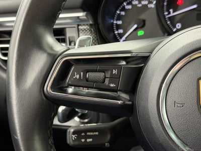2022 Porsche Macan AWD