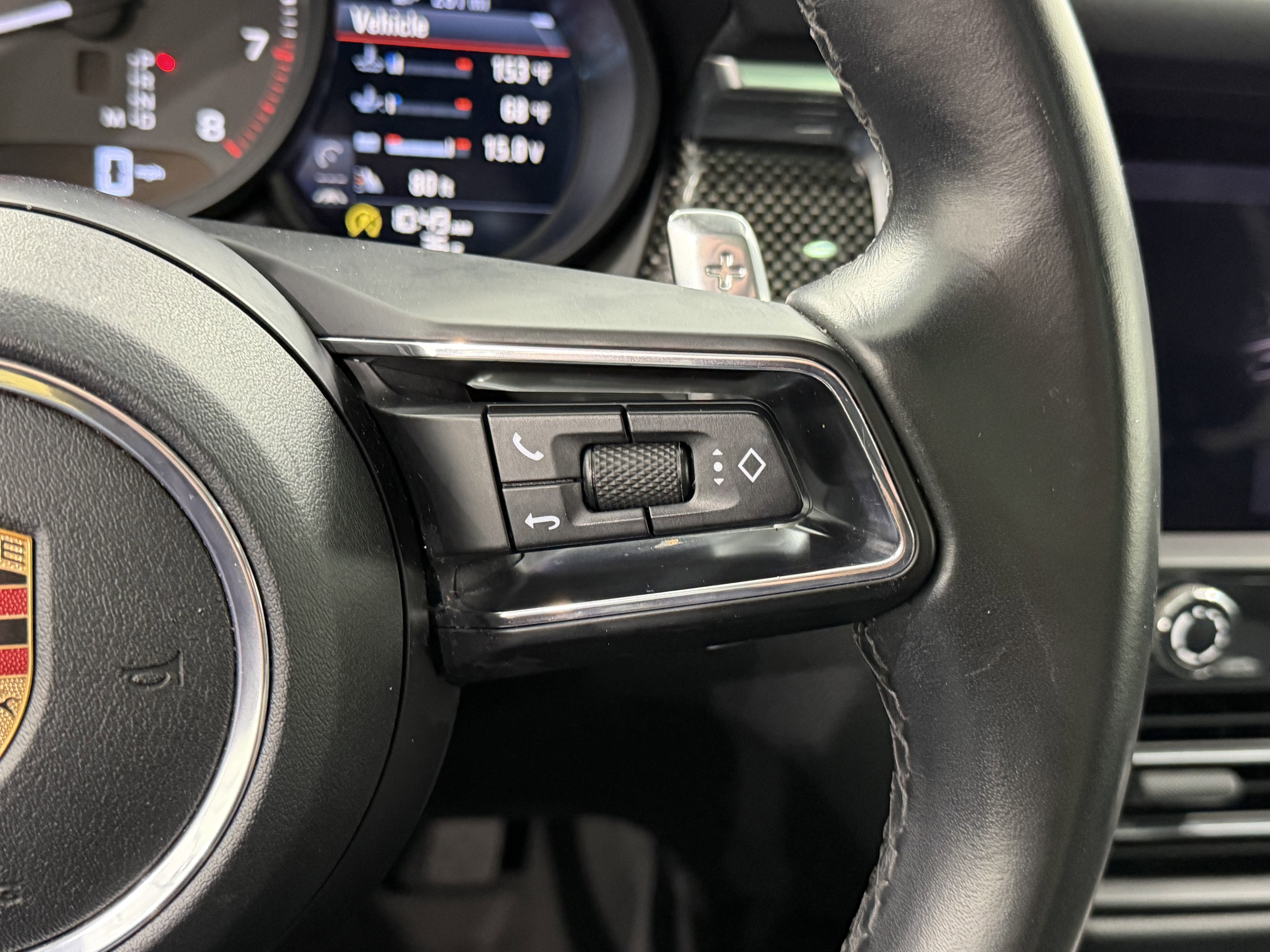 2022 Porsche Macan AWD