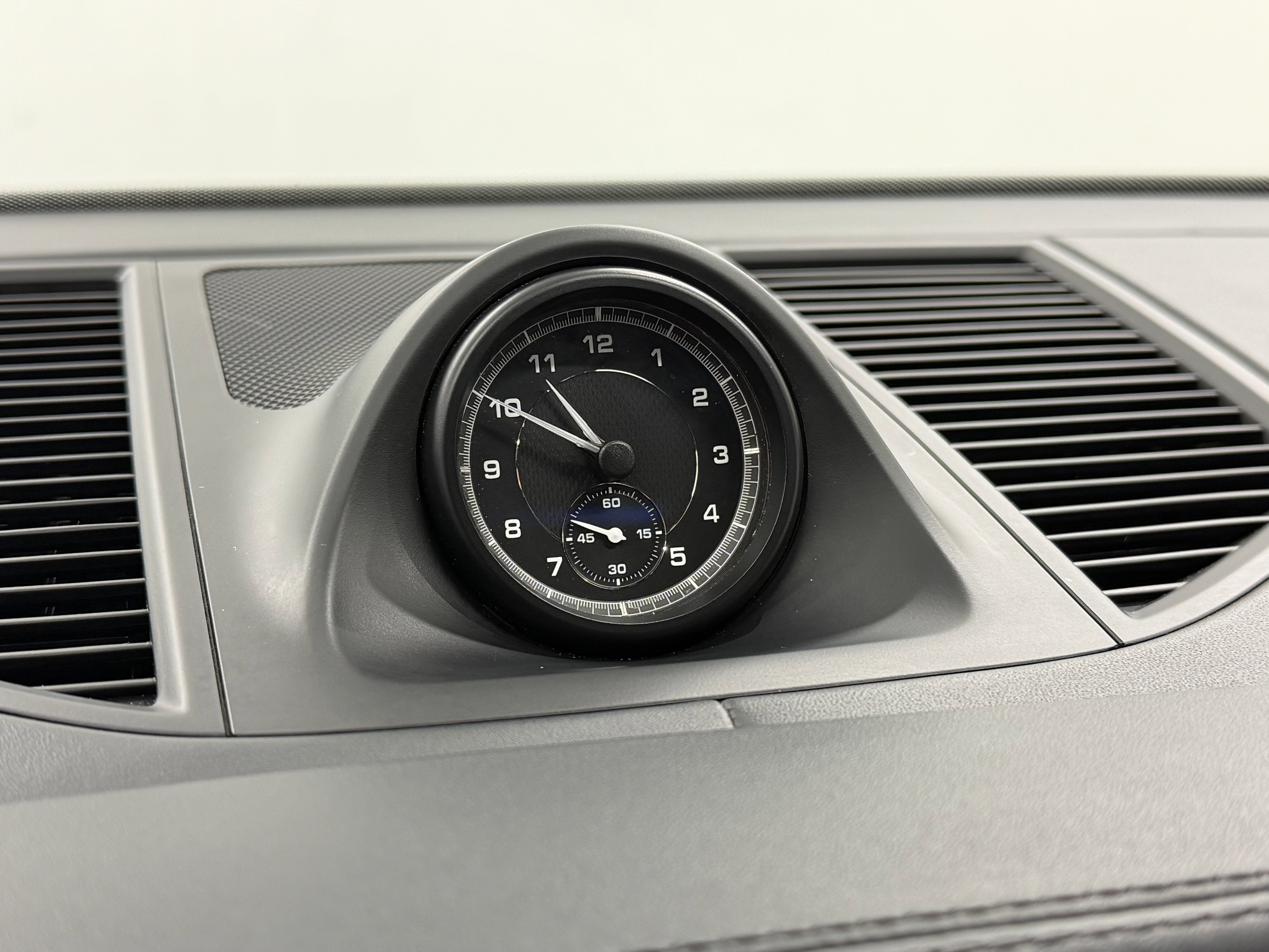 2022 Porsche Macan AWD