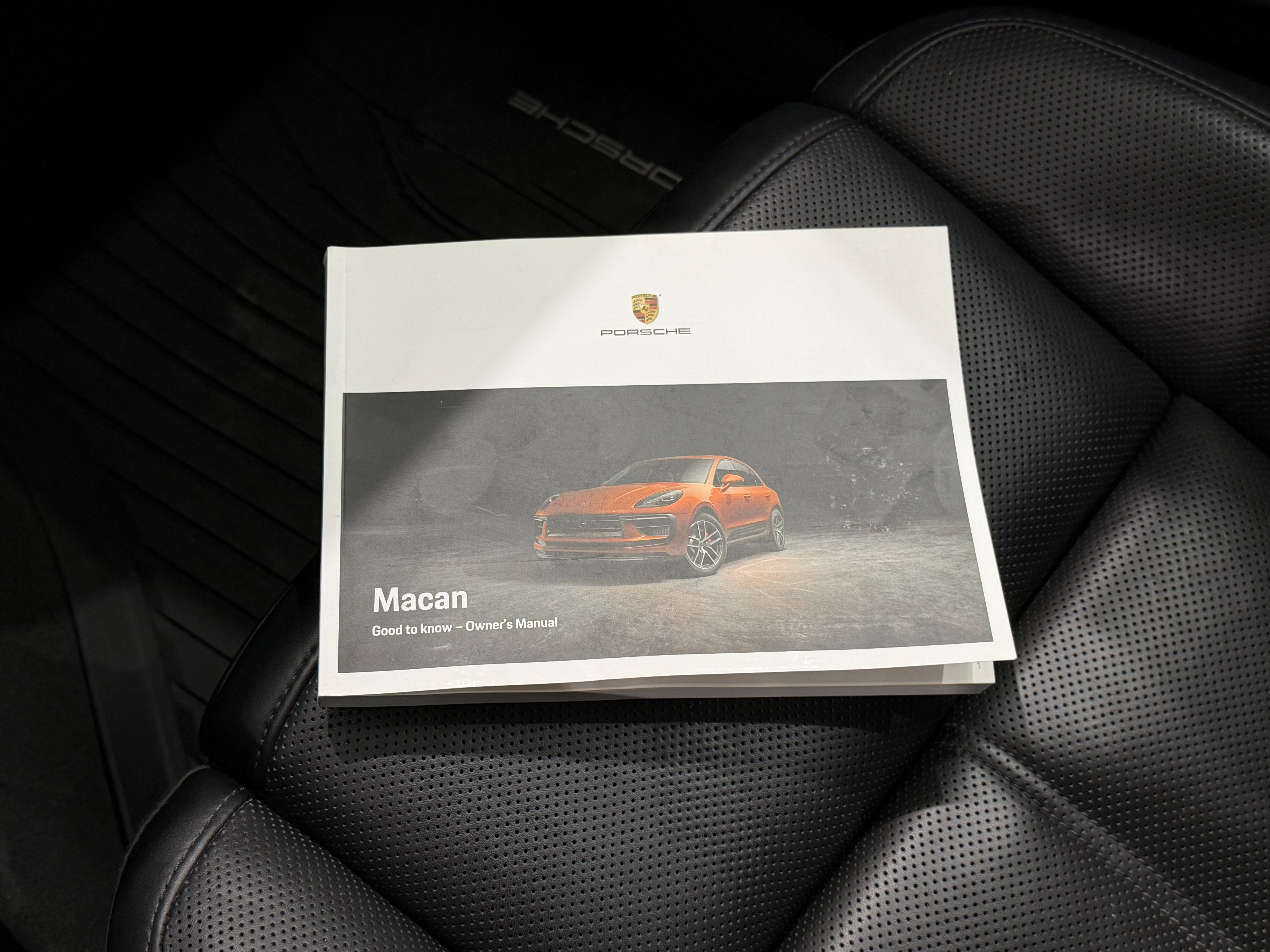 2022 Porsche Macan AWD