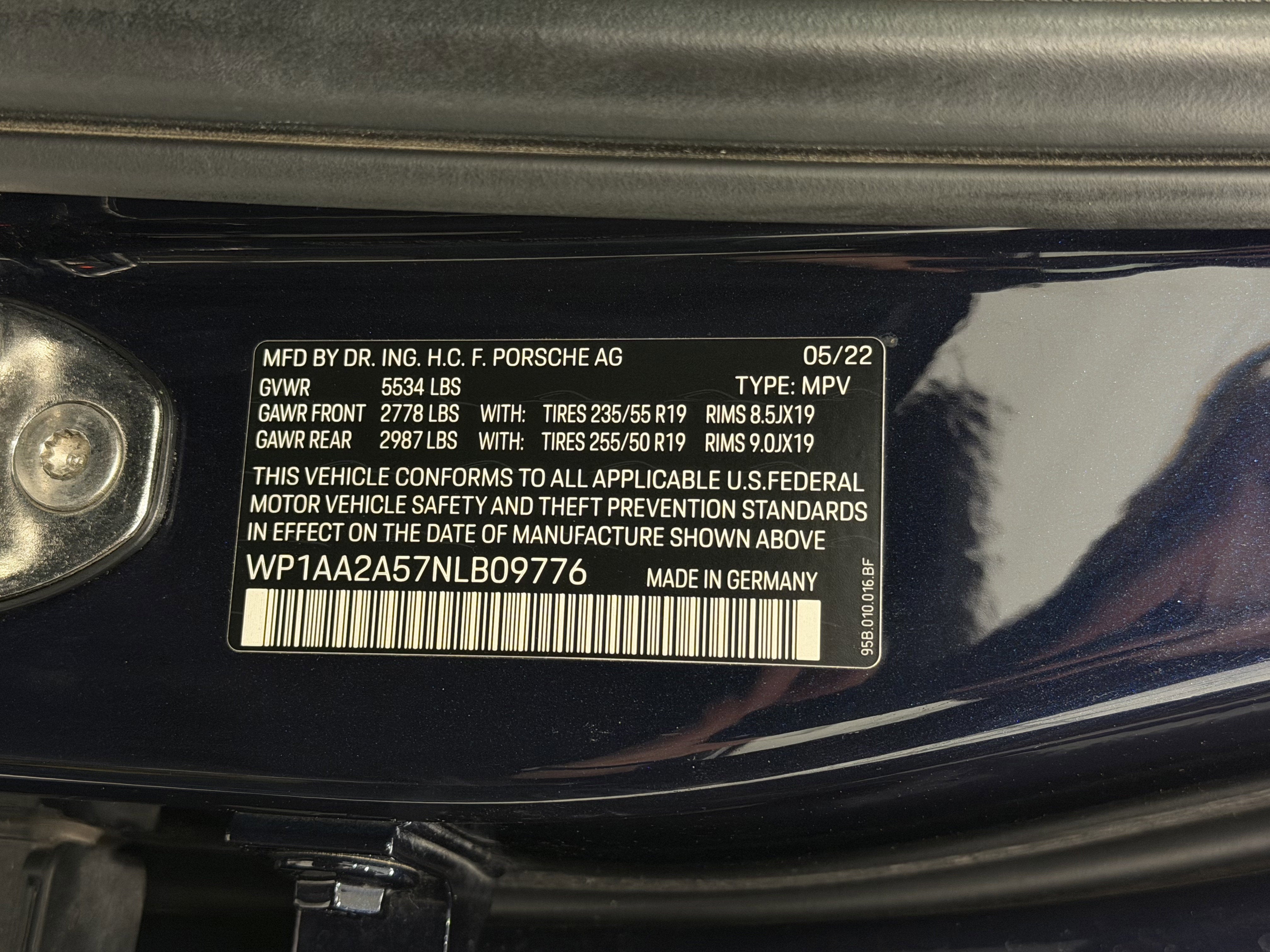 2022 Porsche Macan AWD