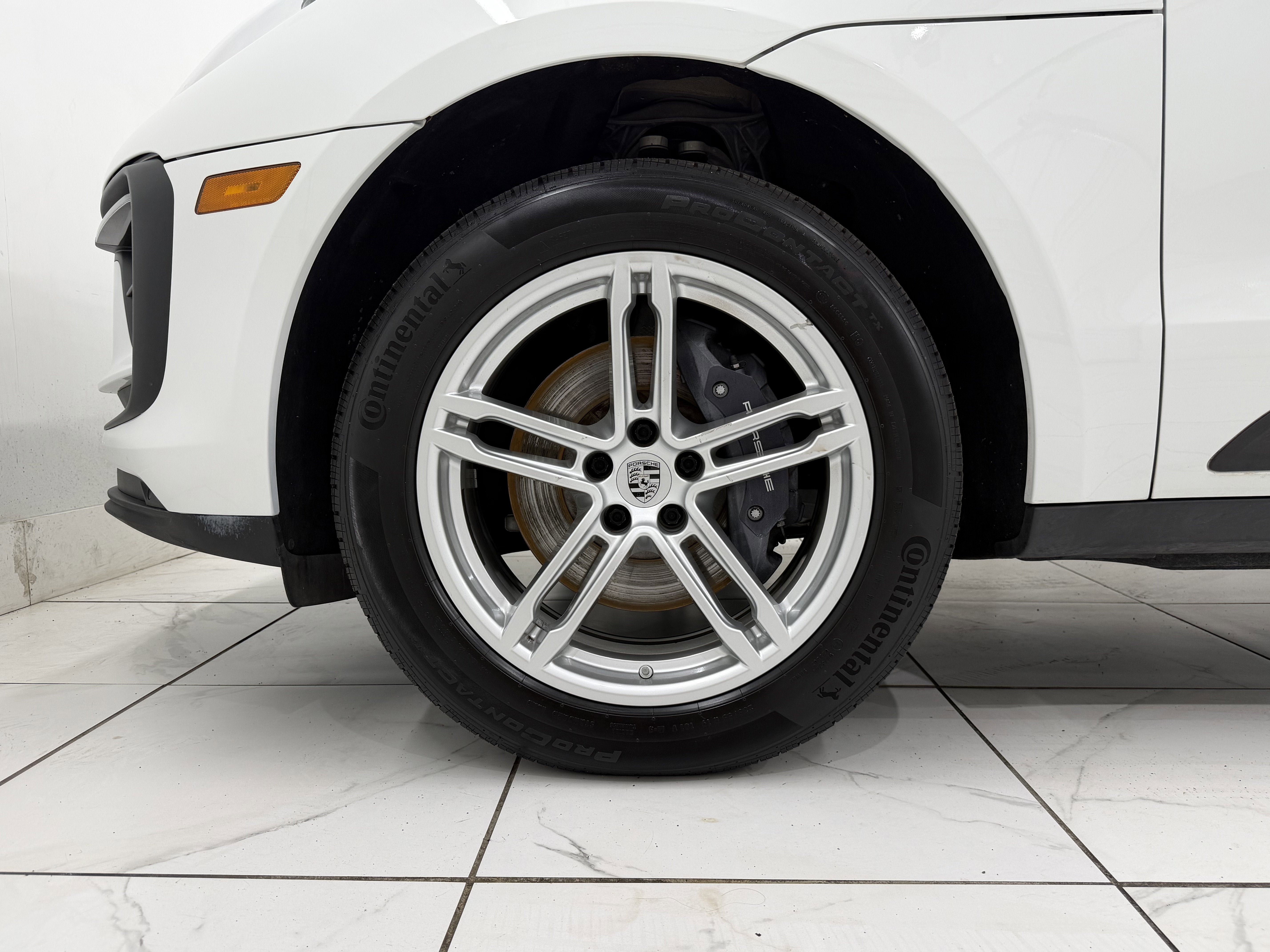 2023 Porsche Macan T