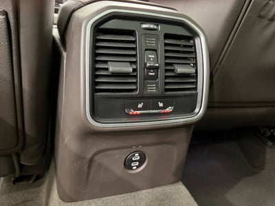 2023 Porsche Macan T