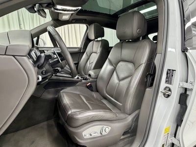 2023 Porsche Macan T