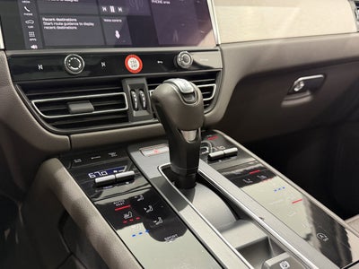 2023 Porsche Macan T