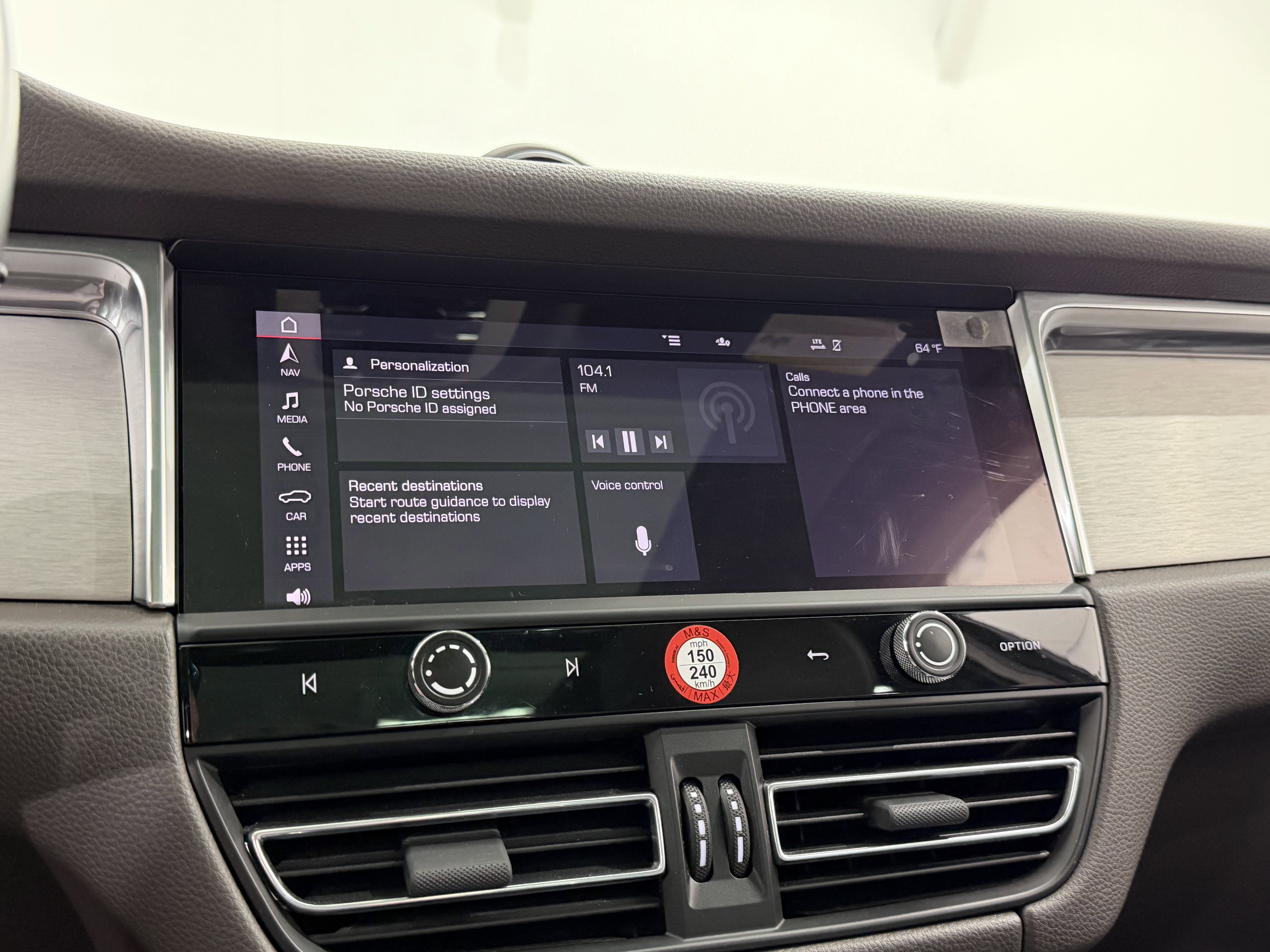 2023 Porsche Macan T