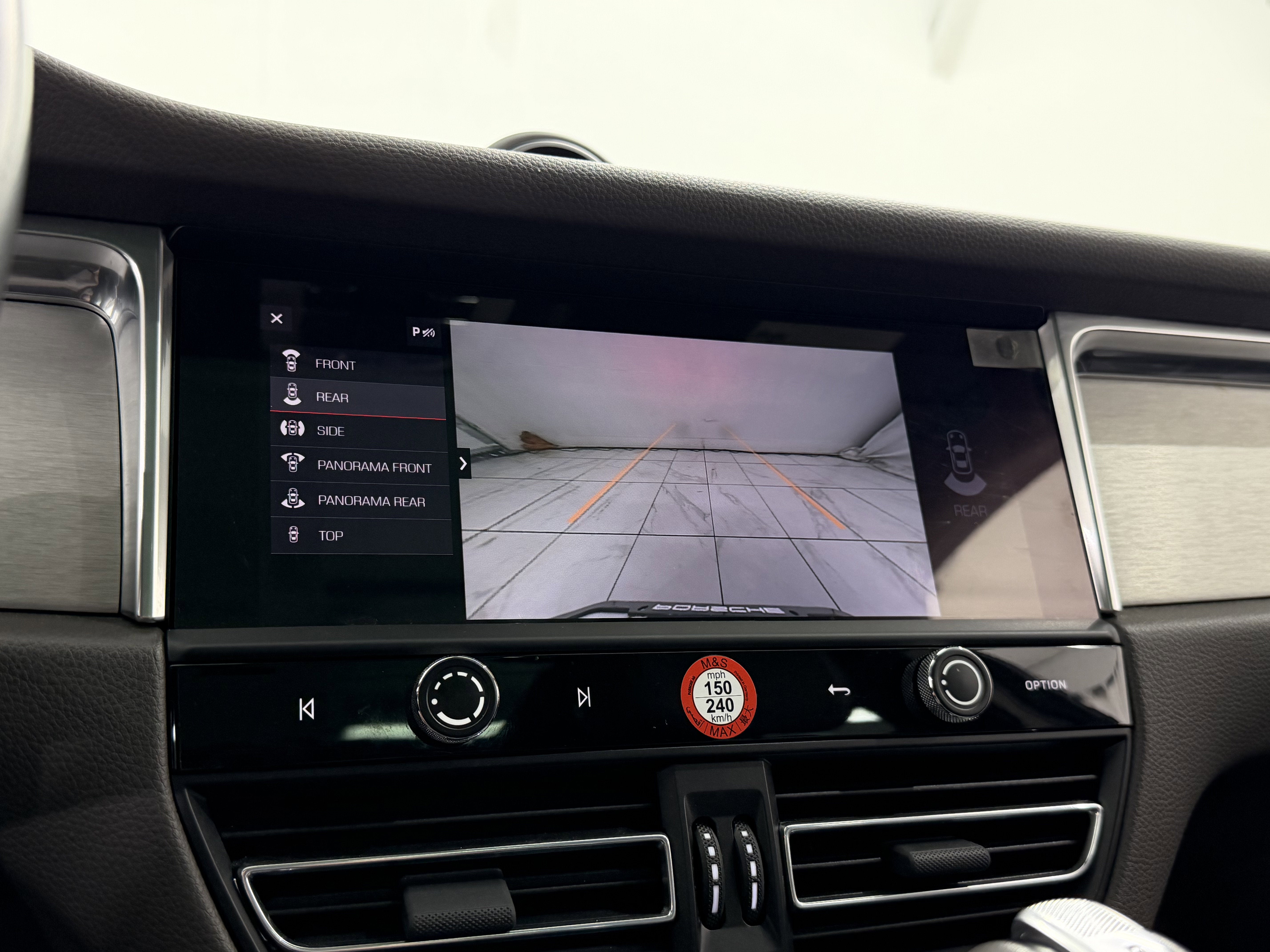 2023 Porsche Macan T