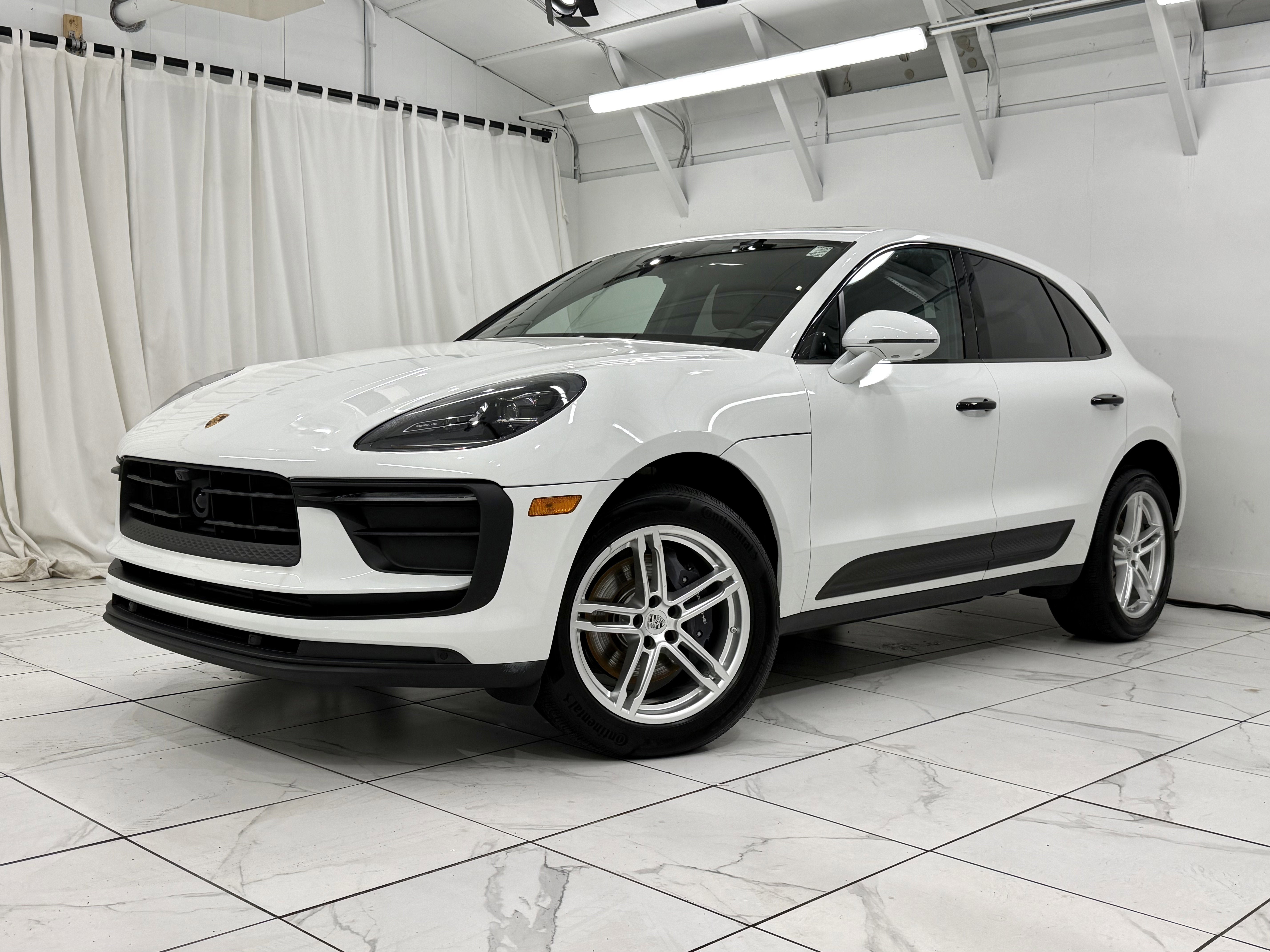 2023 Porsche Macan T
