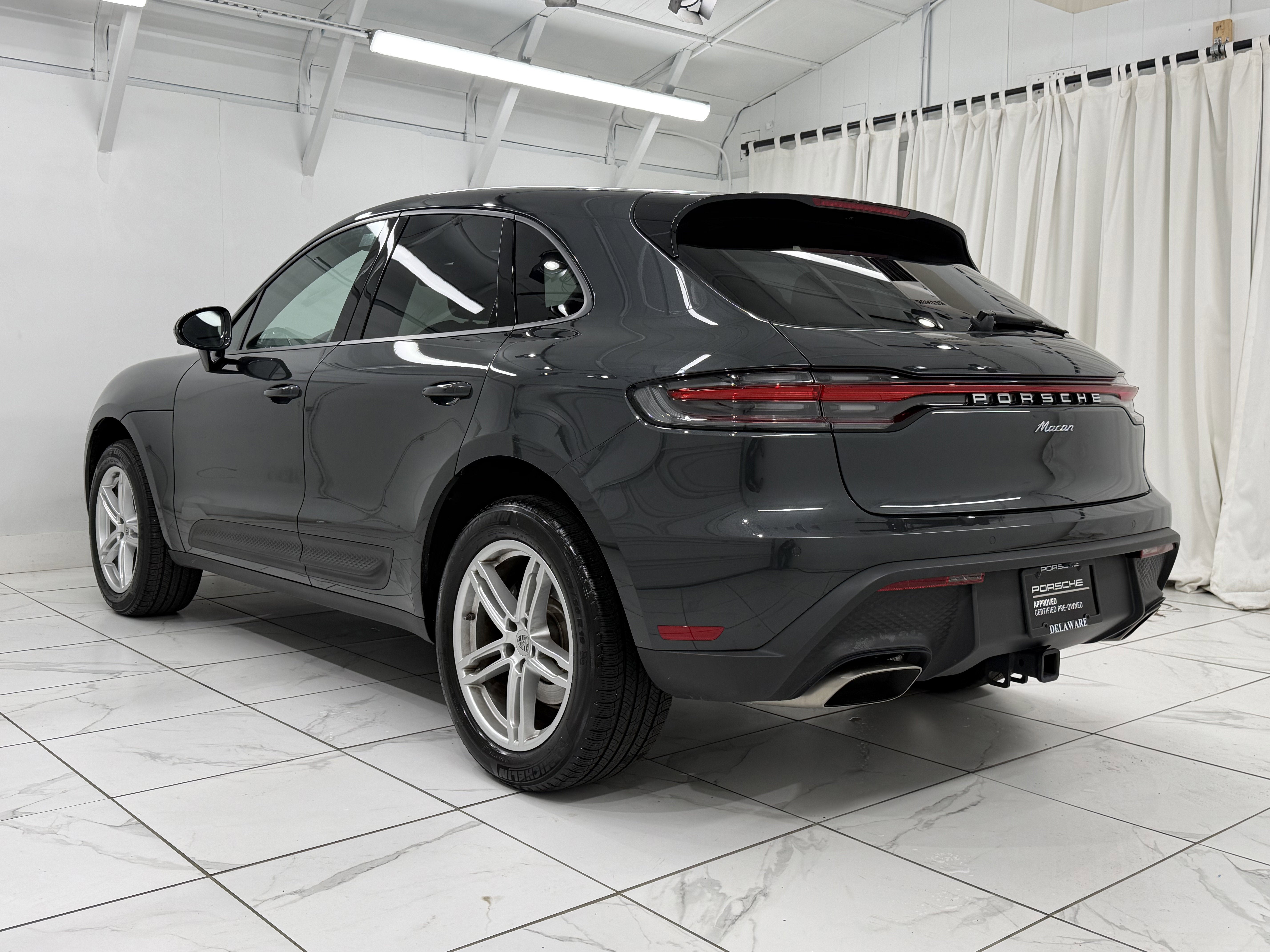 2025 Porsche Macan Base