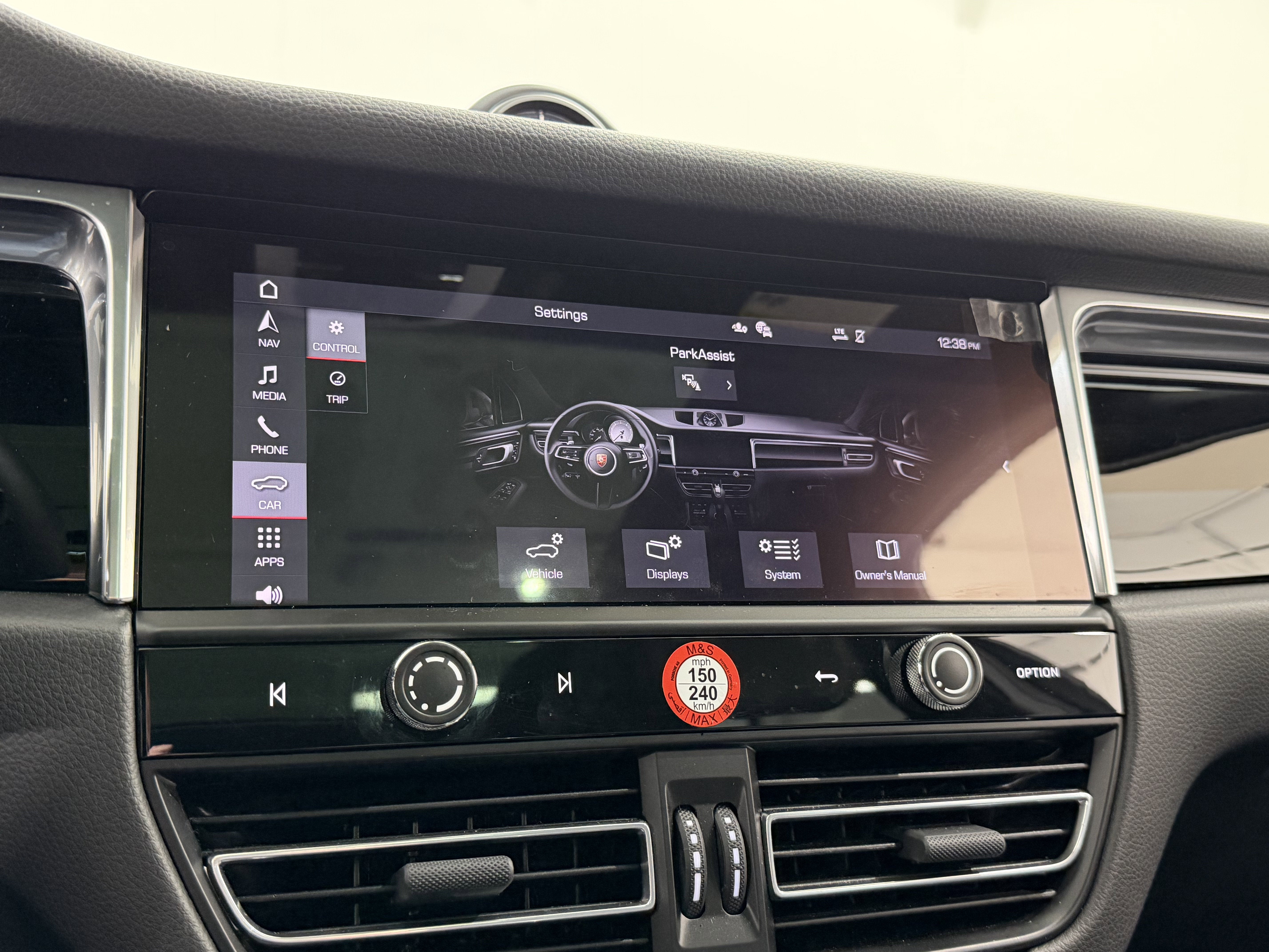 2025 Porsche Macan Base