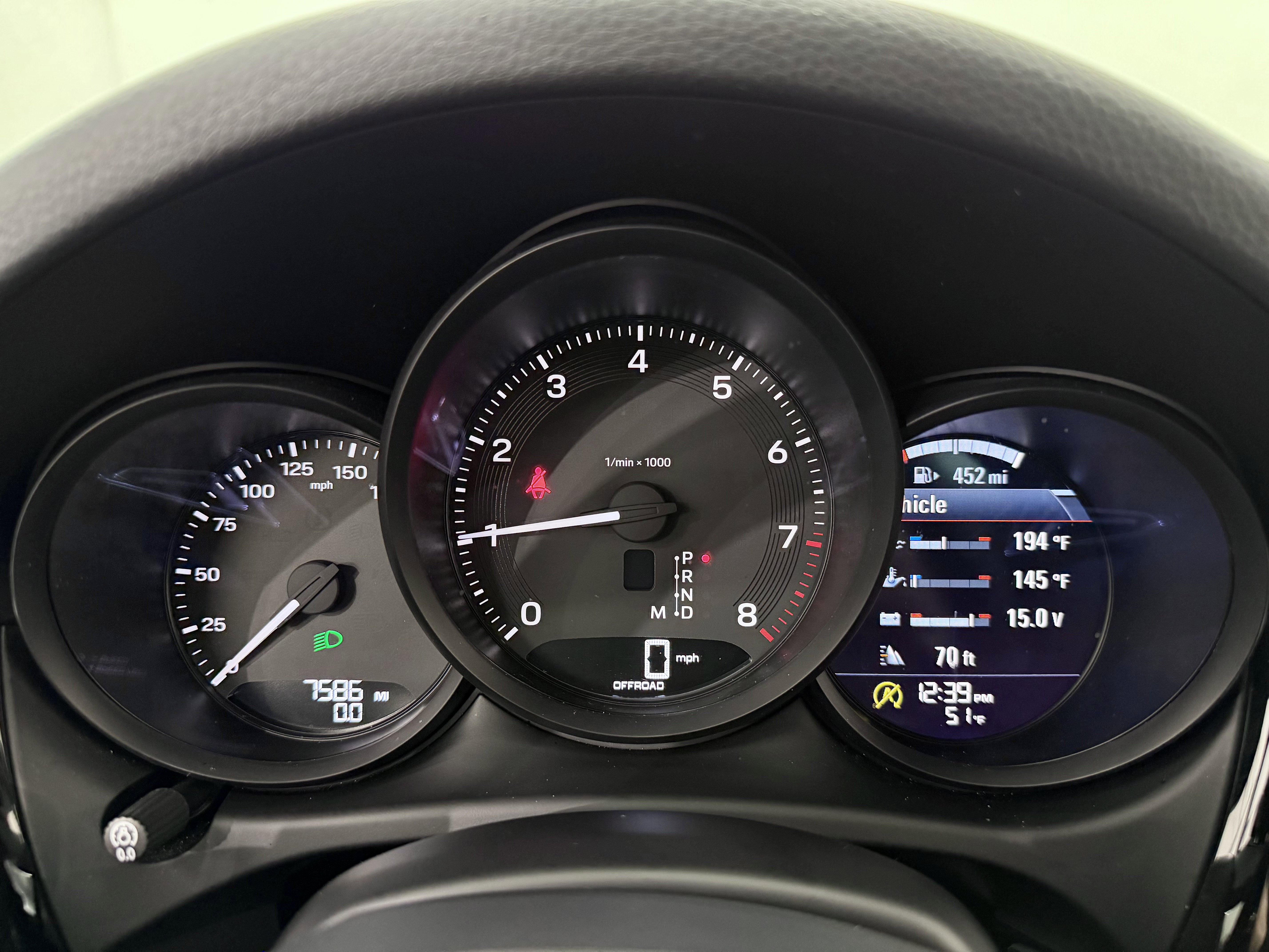 2025 Porsche Macan Base