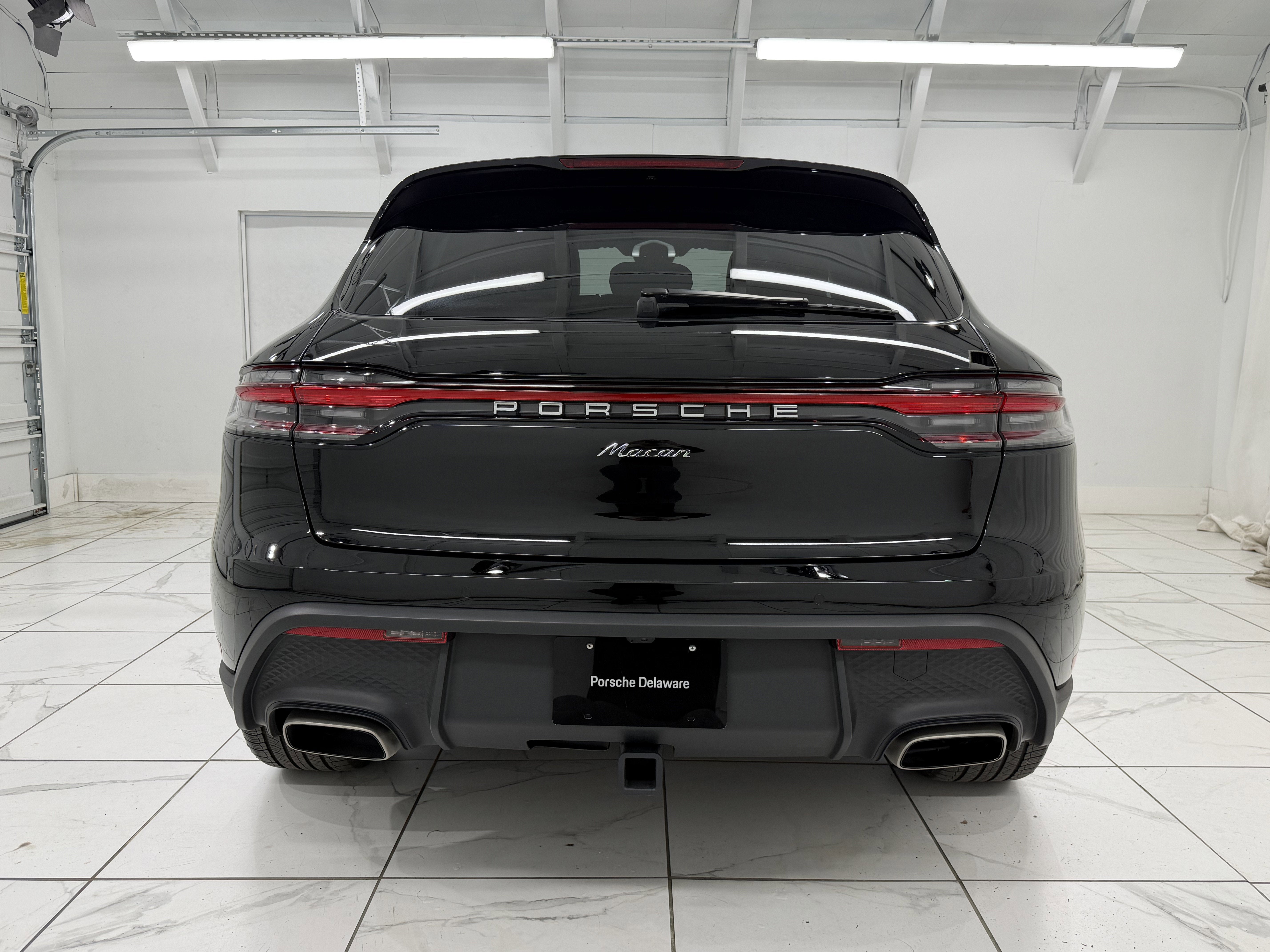 2025 Porsche Macan Base