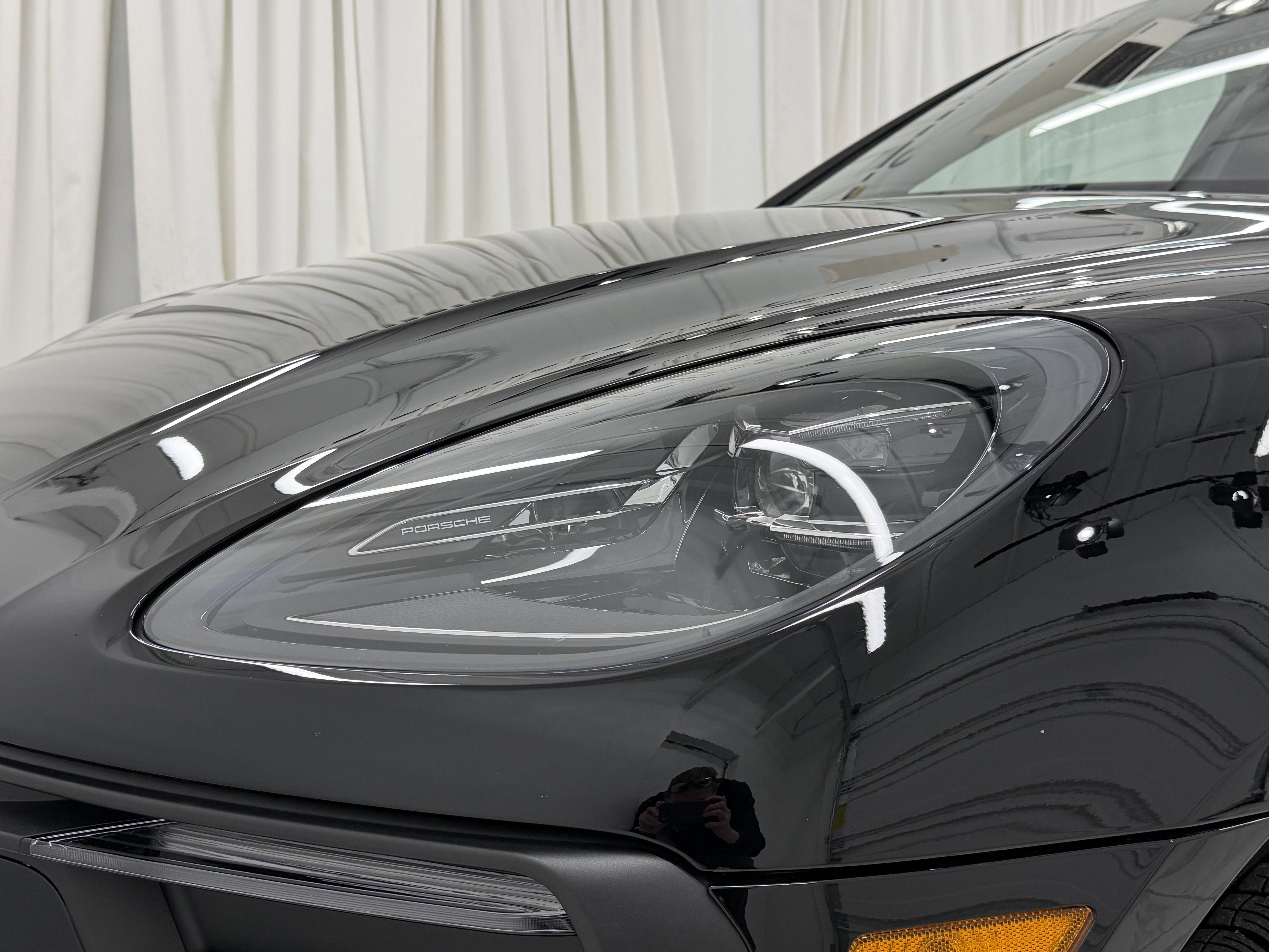 2025 Porsche Macan Base