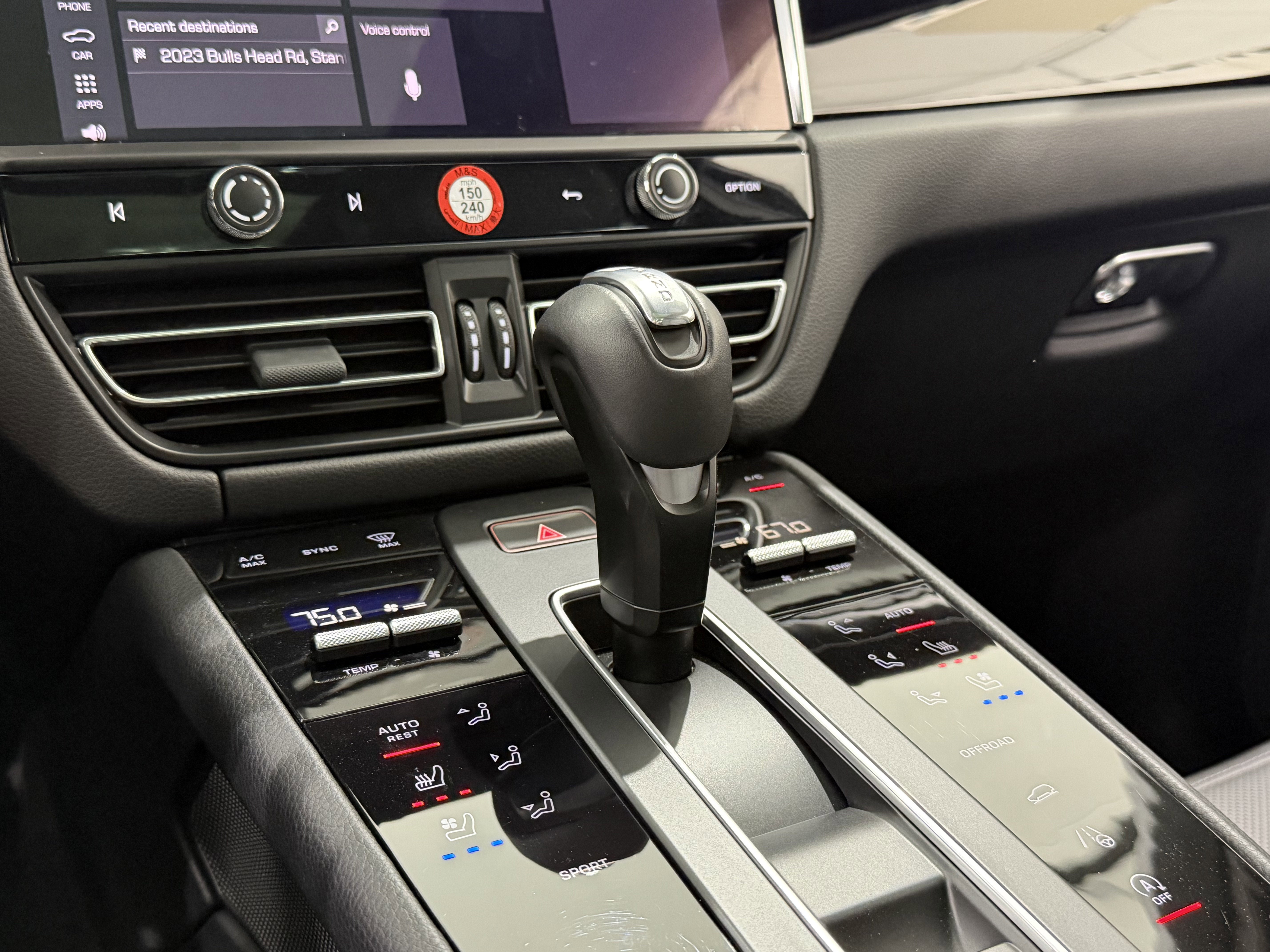 2025 Porsche Macan Base