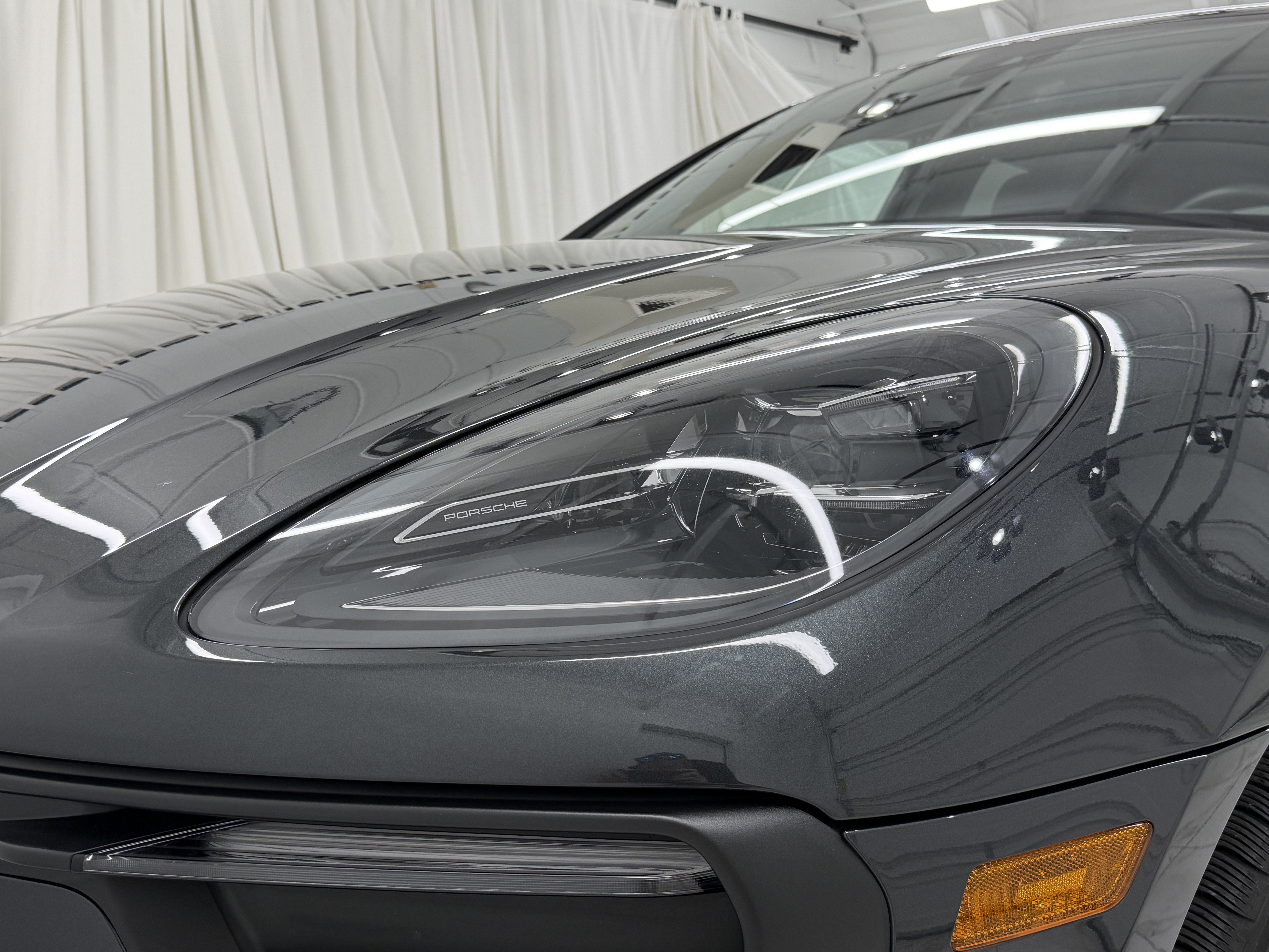 2024 Porsche Macan Base